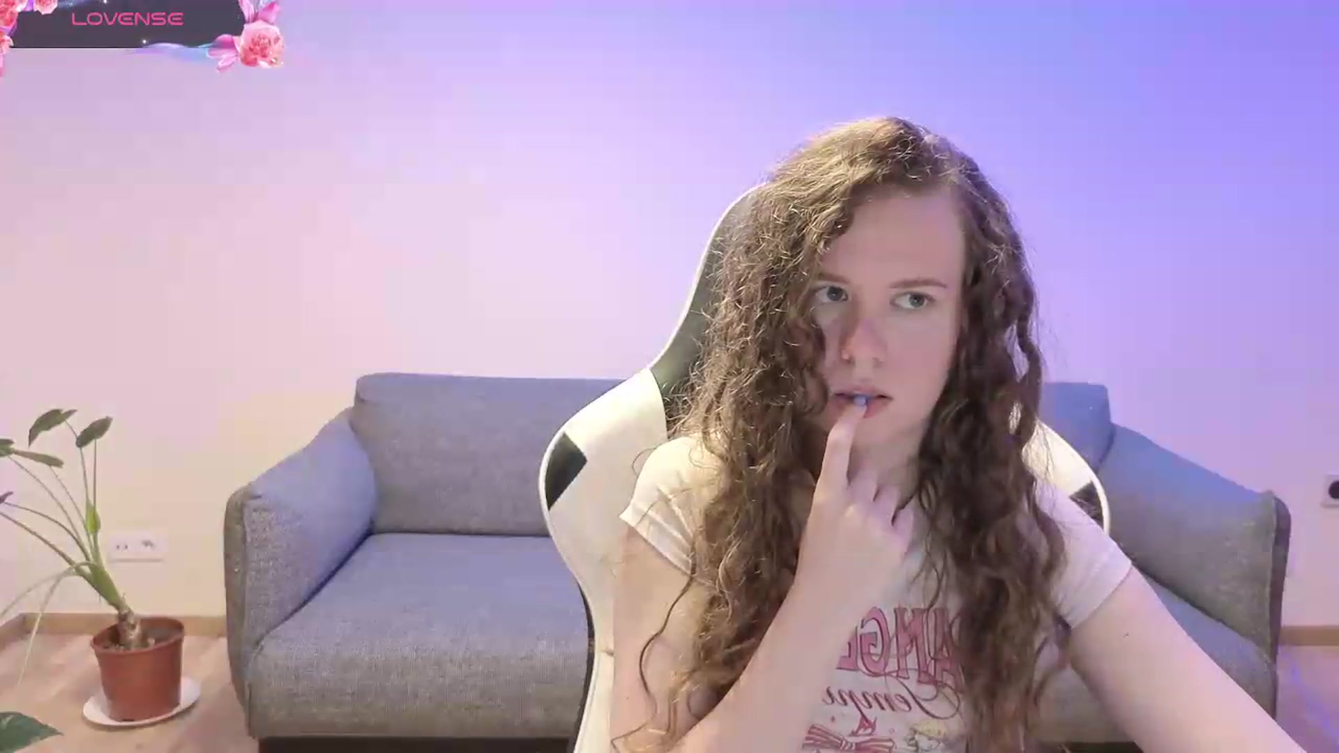 Gallery image thumbnail from BlueFlowerr's myfreecams stream on, 06/05/2026, 21:13 image 7 of 20