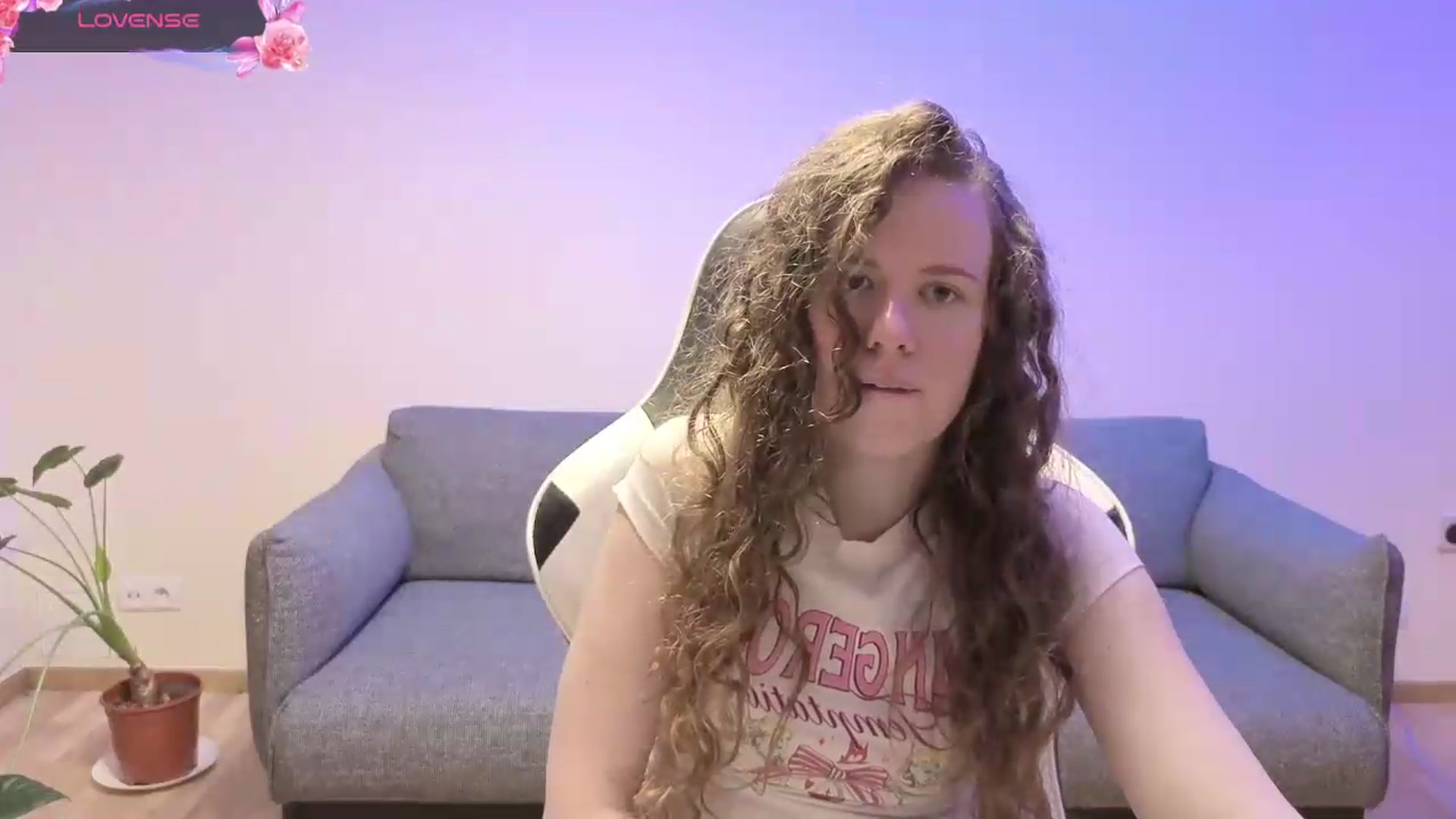 Gallery image thumbnail from BlueFlowerr's myfreecams stream on, 06/05/2026, 21:13 image 11 of 20