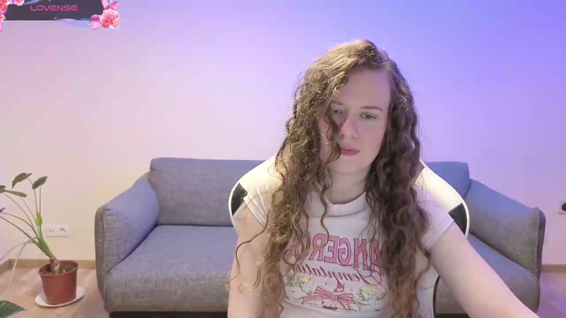 Gallery image thumbnail from BlueFlowerr's myfreecams stream on, 06/05/2026, 21:13 image 6 of 20