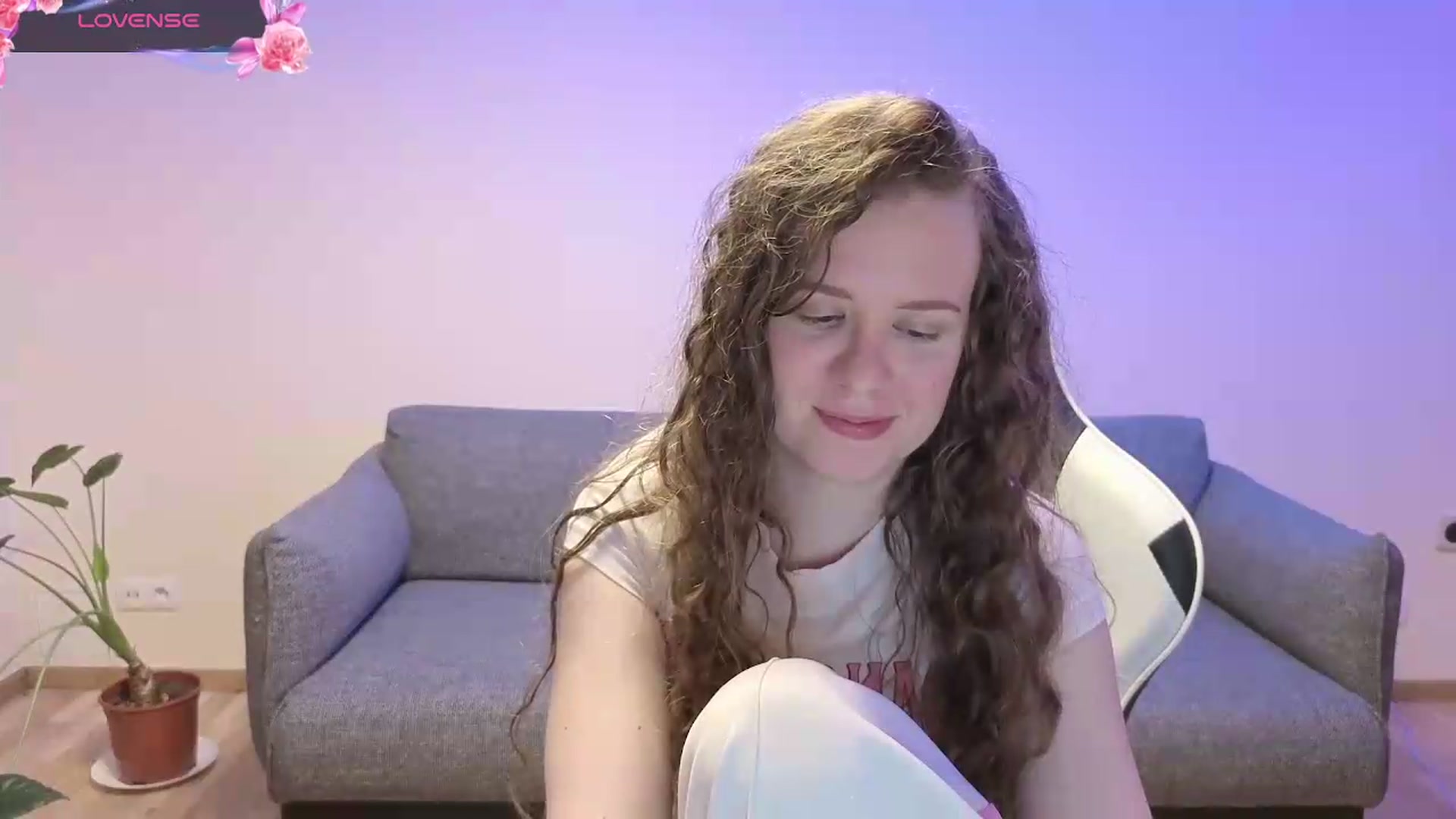 Gallery image thumbnail from BlueFlowerr's myfreecams stream on, 06/05/2026, 21:13 image 3 of 20