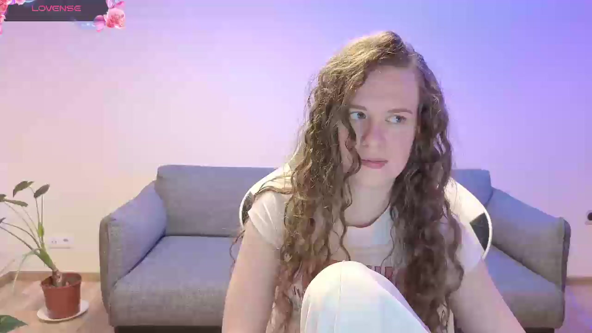Gallery image thumbnail from BlueFlowerr's myfreecams stream on, 06/05/2026, 21:13 image 2 of 20
