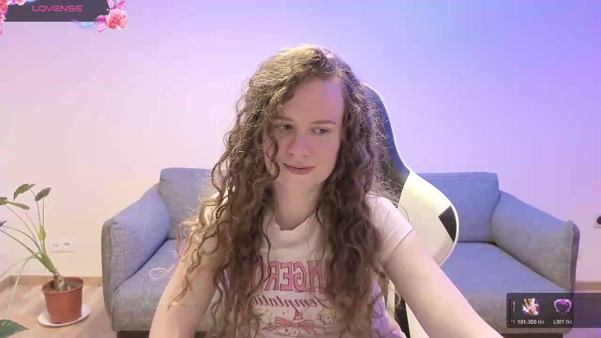 Gallery image thumbnail from BlueFlowerr's myfreecams stream on, 06/05/2026, 21:13 image 13 of 20