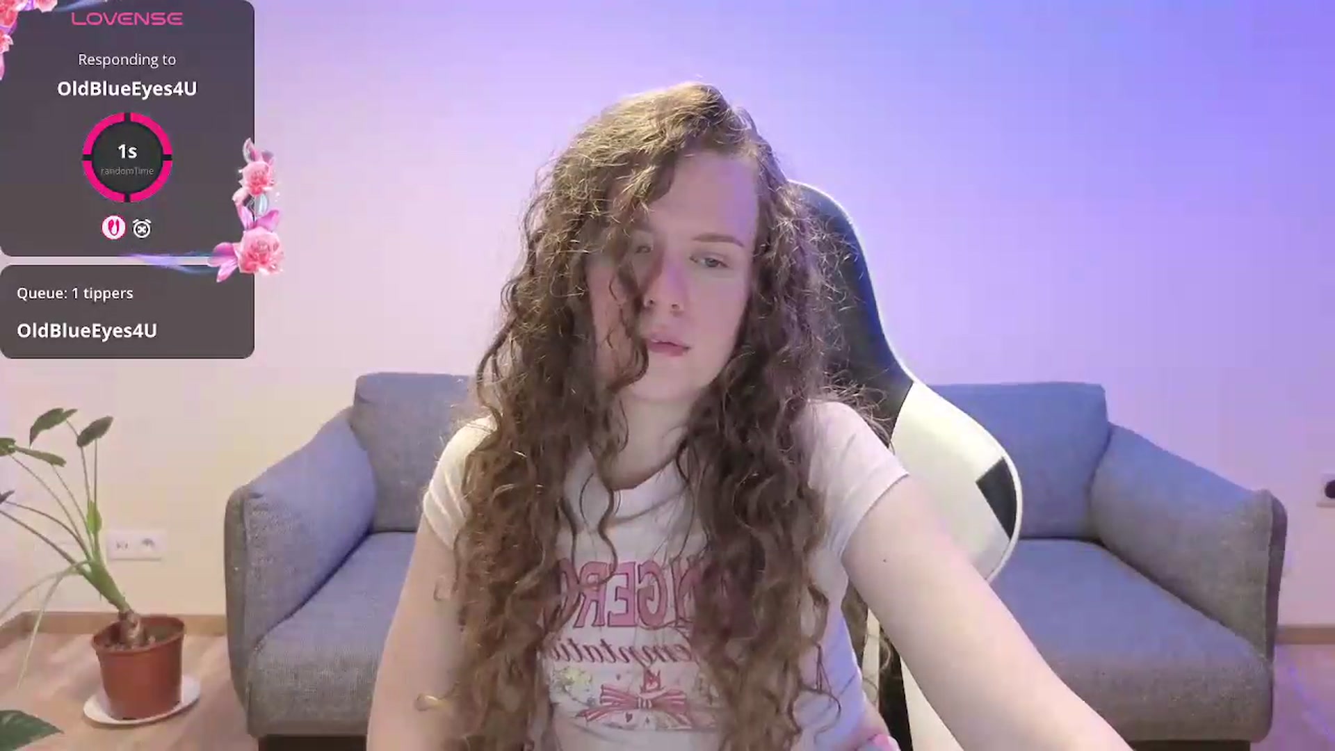 Gallery image thumbnail from BlueFlowerr's myfreecams stream on, 06/05/2026, 21:13 image 14 of 20