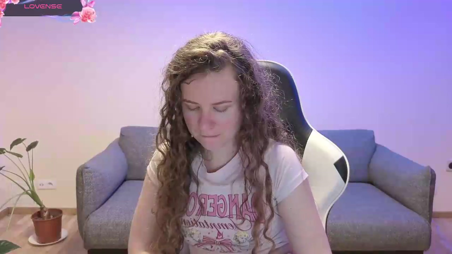Gallery image thumbnail from BlueFlowerr's myfreecams stream on, 06/05/2026, 21:13 image 19 of 20