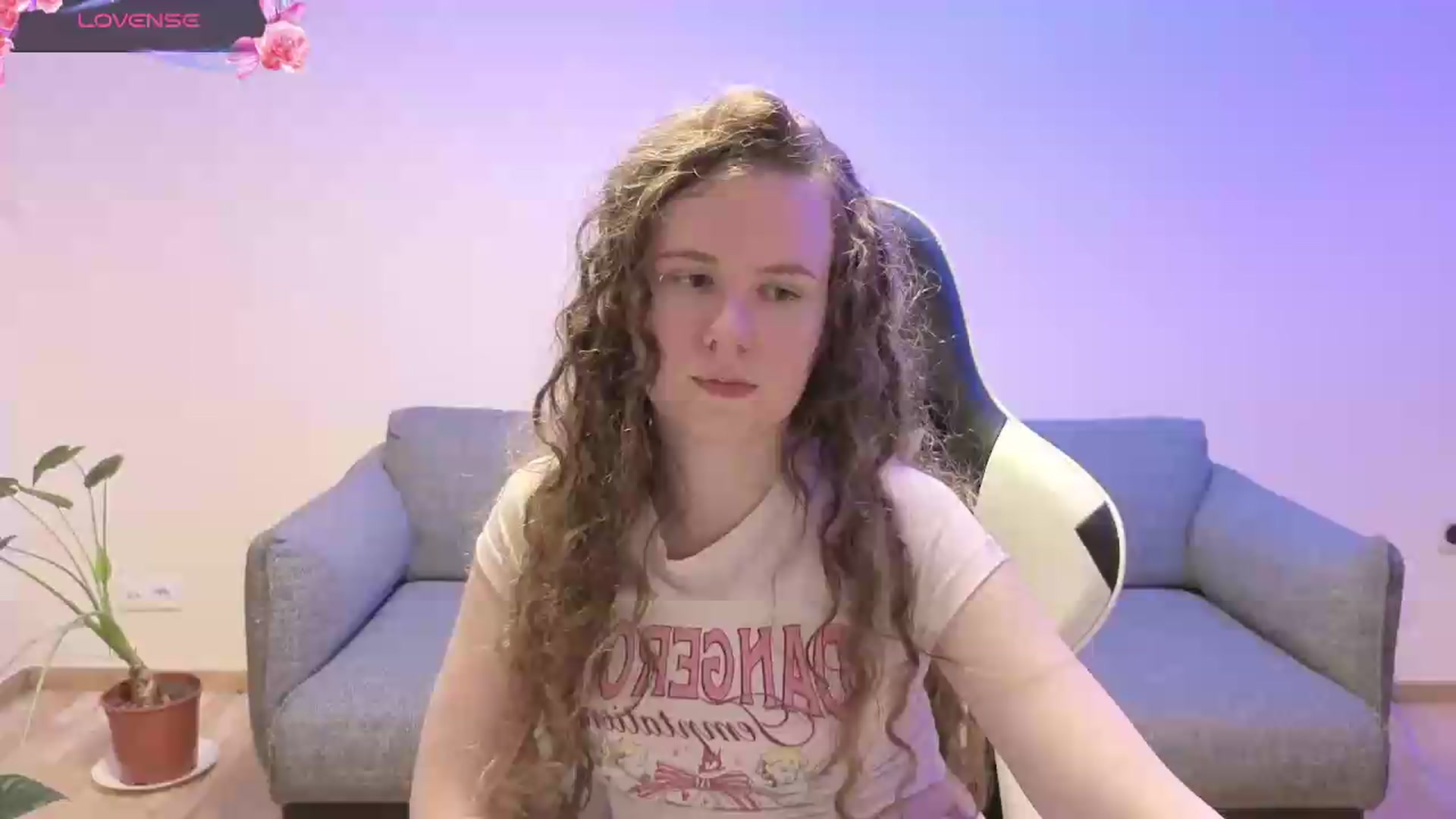 Gallery image thumbnail from BlueFlowerr's myfreecams stream on, 06/05/2026, 21:13 image 18 of 20