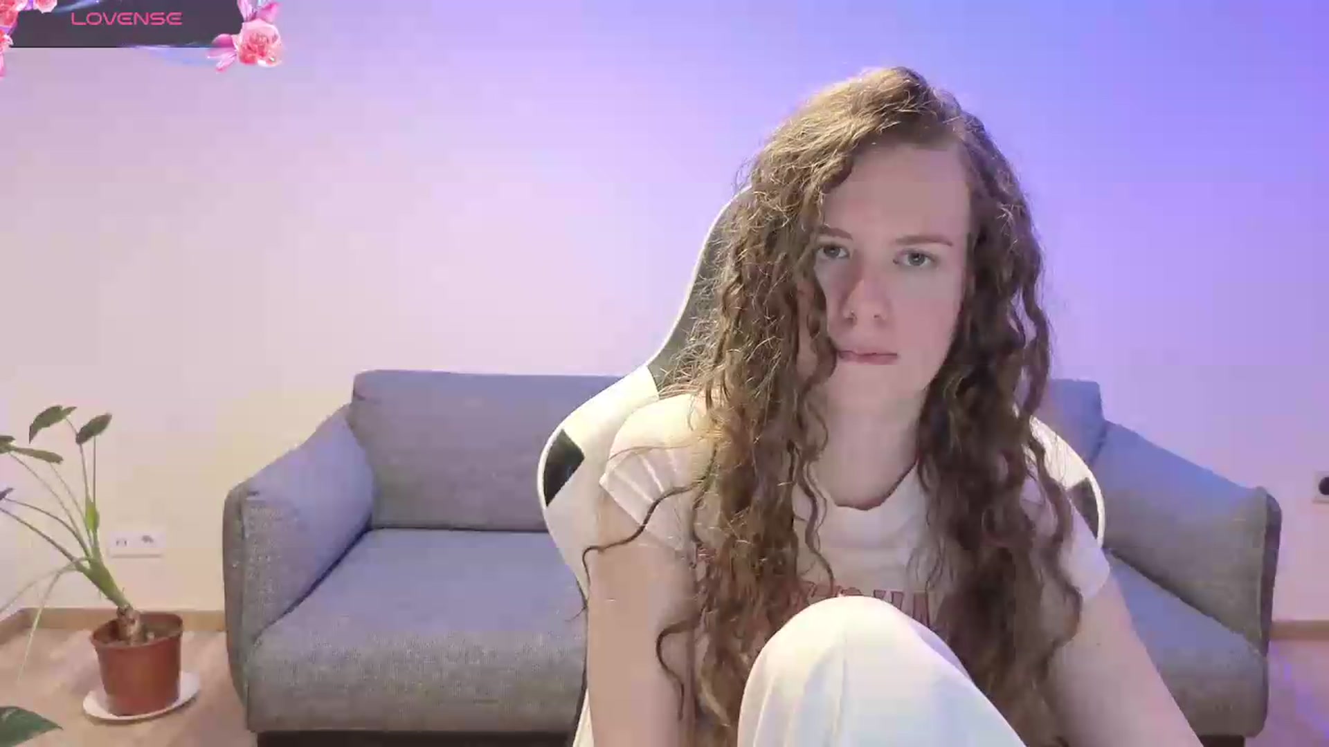 Gallery image thumbnail from BlueFlowerr's myfreecams stream on, 06/05/2026, 21:13 image 4 of 20