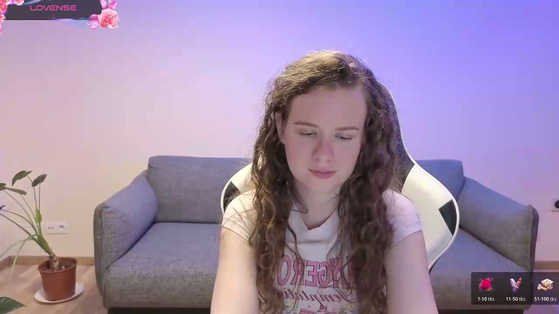 Gallery image thumbnail from BlueFlowerr's myfreecams stream on, 06/05/2026, 21:13 image 9 of 20
