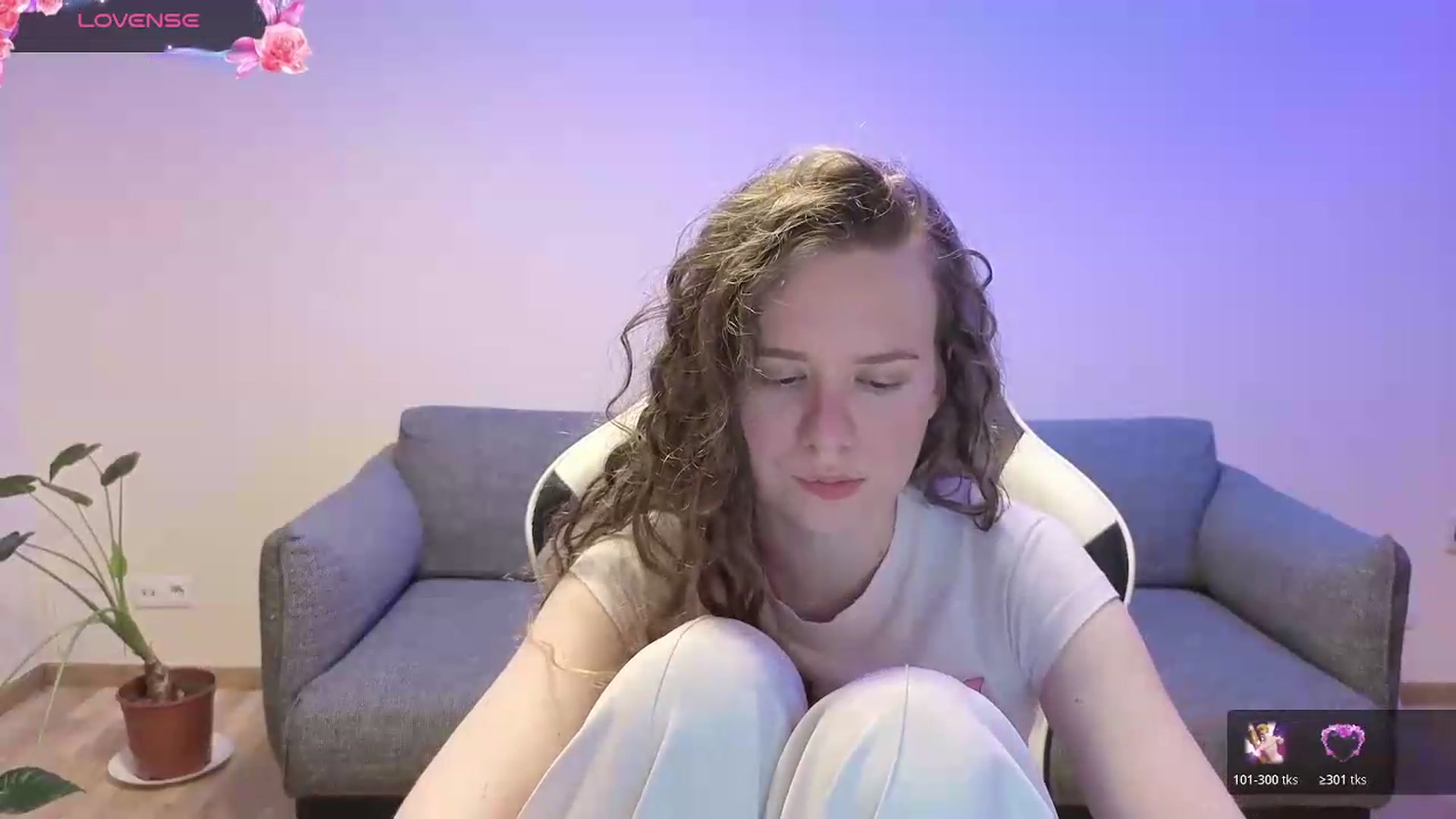 Gallery image thumbnail from BlueFlowerr's myfreecams stream on, 06/05/2026, 21:56 image 10 of 20