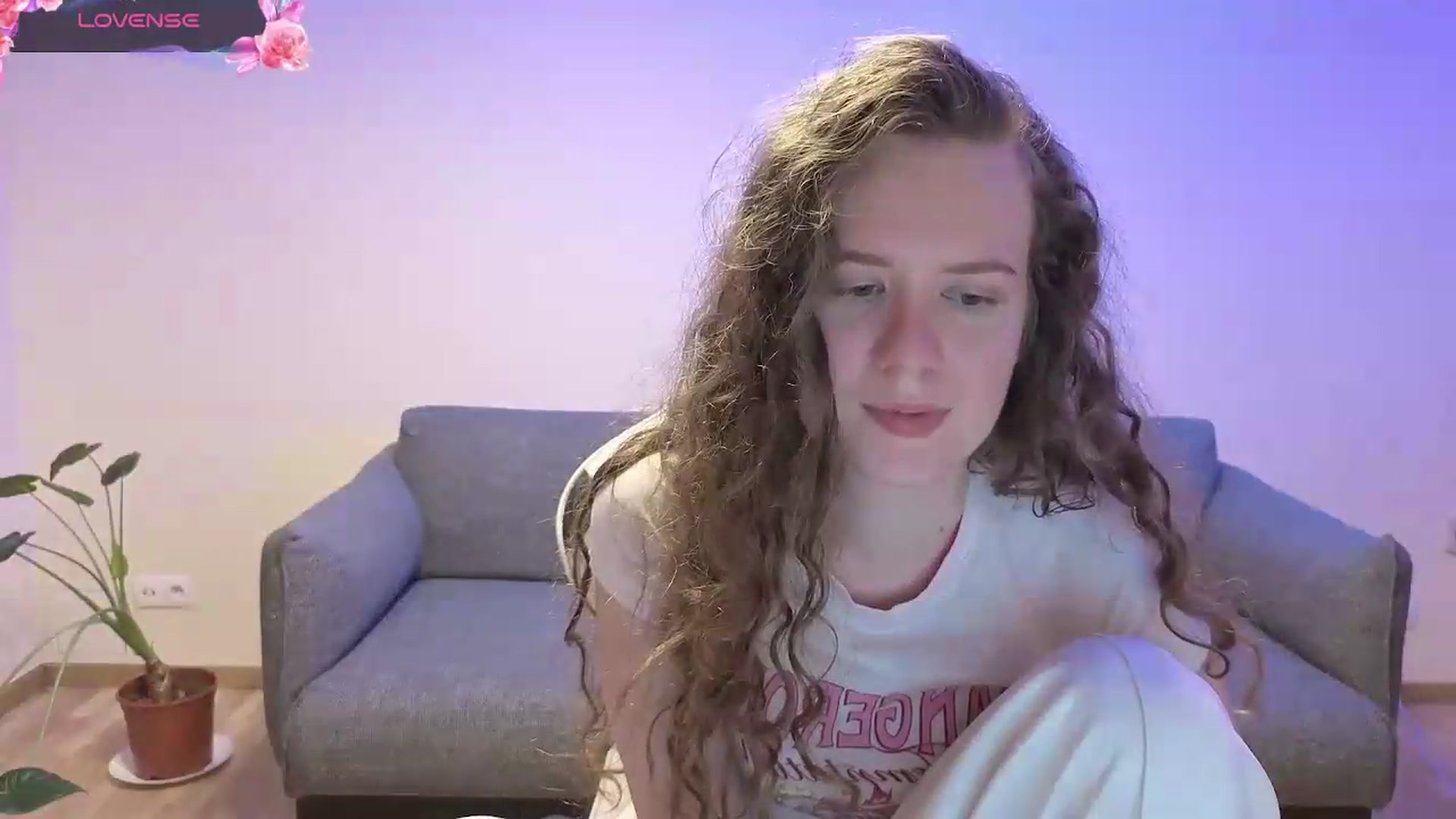 Gallery image thumbnail from BlueFlowerr's myfreecams stream on, 06/05/2026, 21:56 image 17 of 20