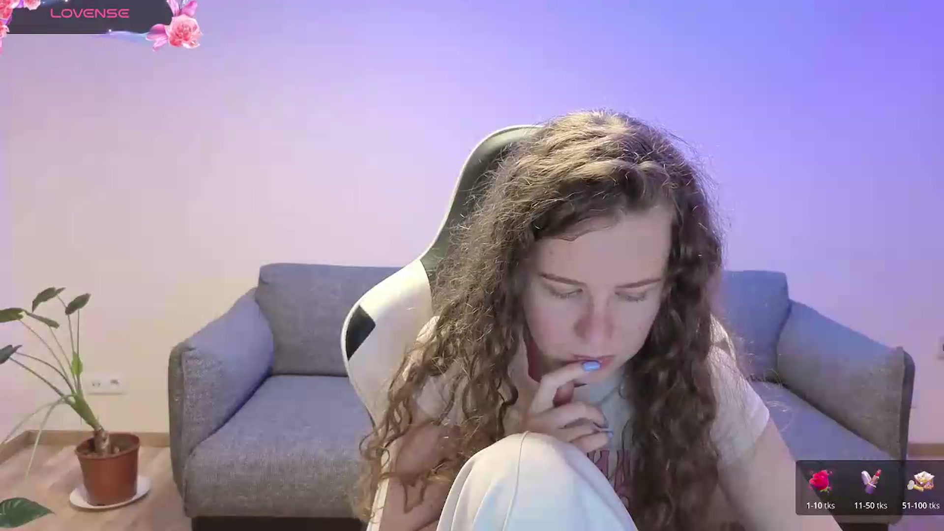 Gallery image thumbnail from BlueFlowerr's myfreecams stream on, 06/05/2026, 21:56 image 4 of 20