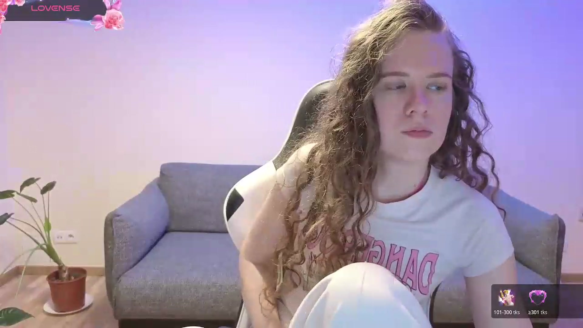 Gallery image thumbnail from BlueFlowerr's myfreecams stream on, 06/05/2026, 21:56 image 16 of 20