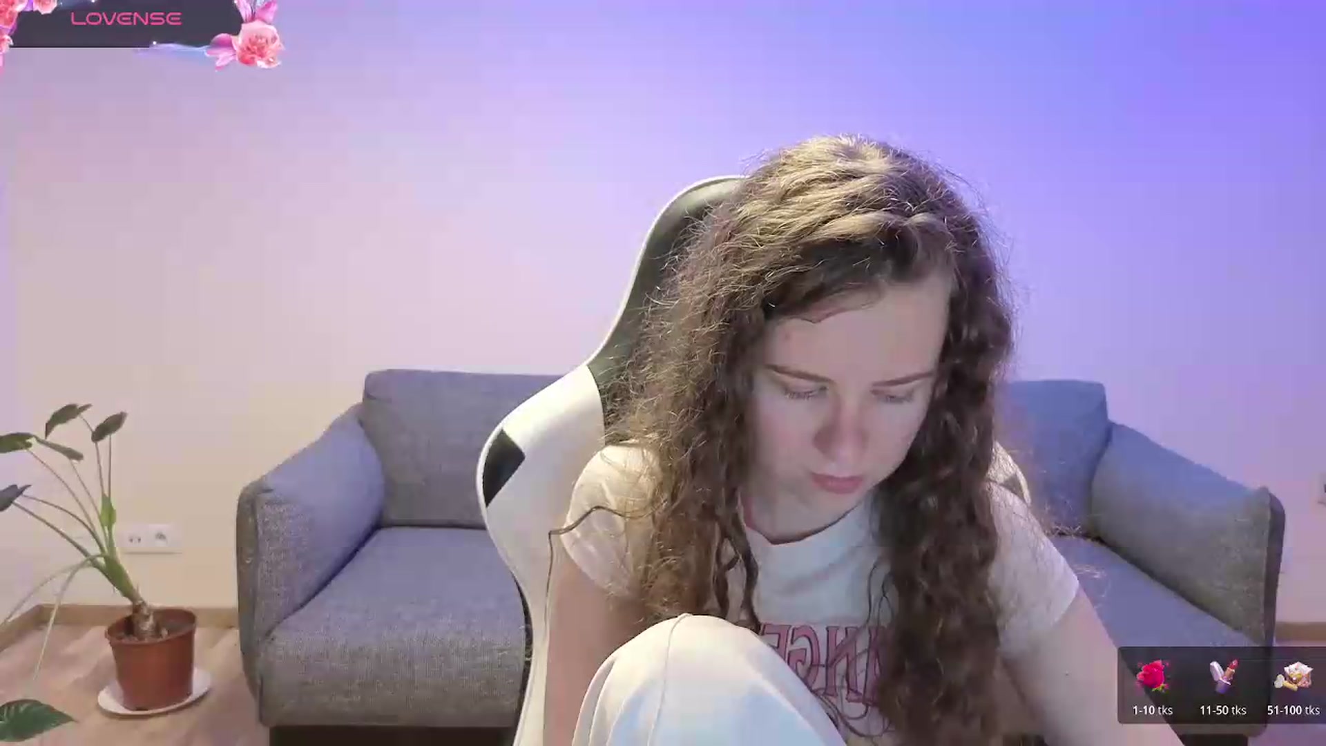Gallery image thumbnail from BlueFlowerr's myfreecams stream on, 06/05/2026, 21:56 image 6 of 20