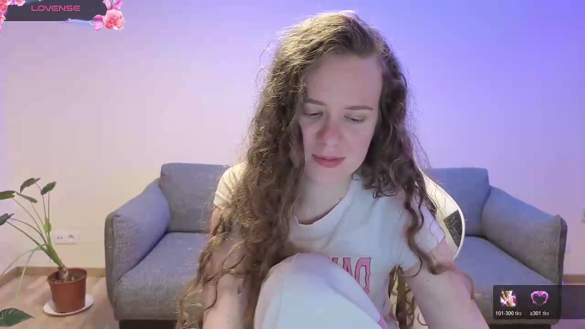 Gallery image thumbnail from BlueFlowerr's myfreecams stream on, 06/05/2026, 21:56 image 18 of 20