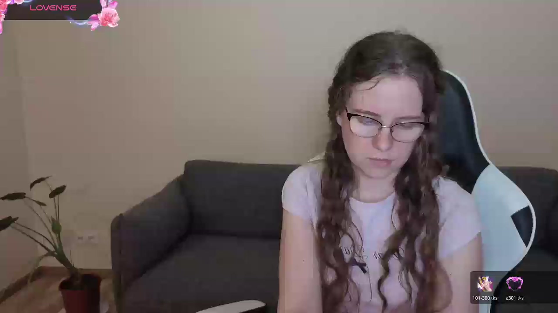Gallery image thumbnail from BlueFlowerr's myfreecams stream on, 06/06/2026, 17:42 image 17 of 20