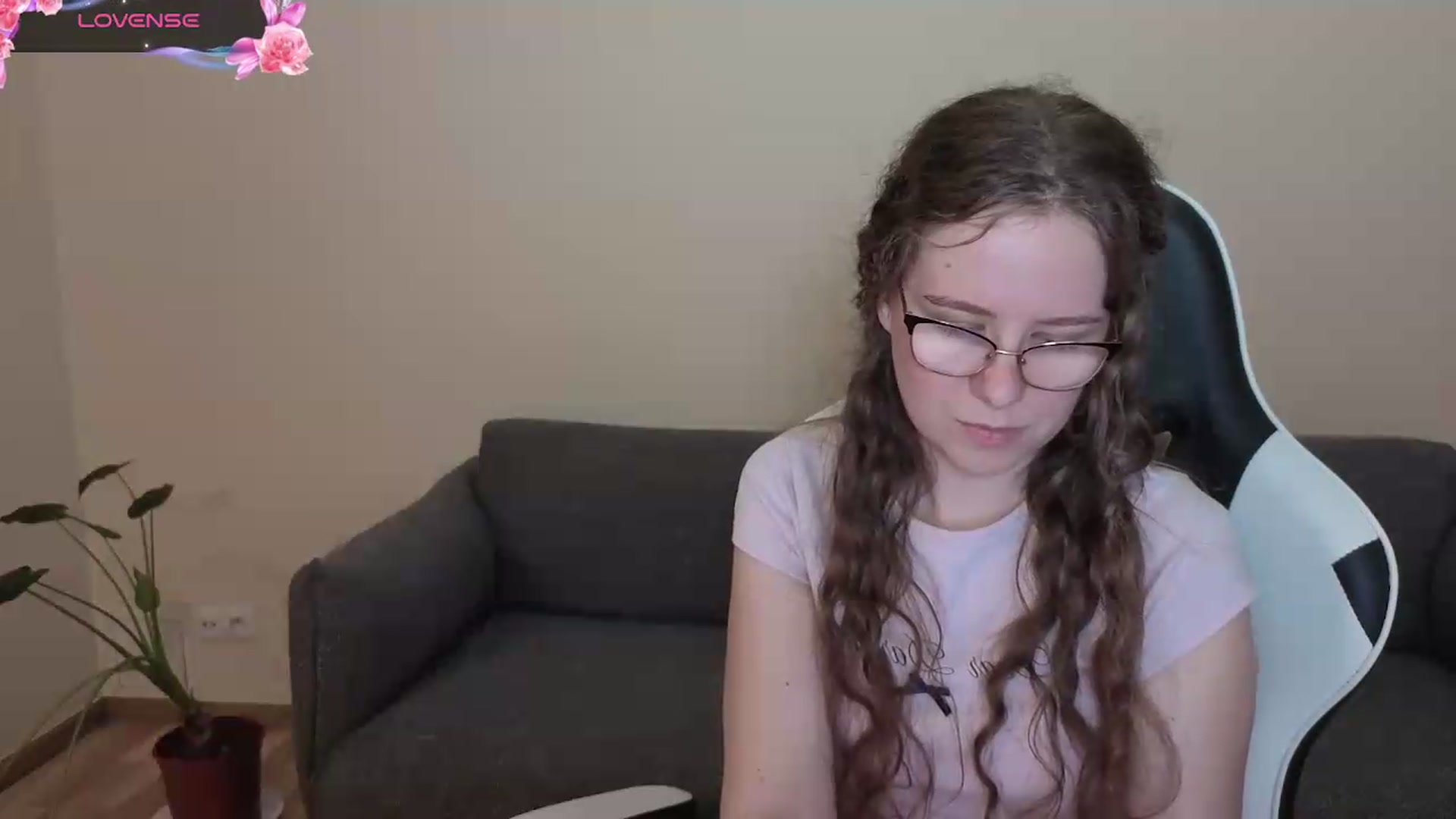 Gallery image thumbnail from BlueFlowerr's myfreecams stream on, 06/06/2026, 17:42 image 18 of 20