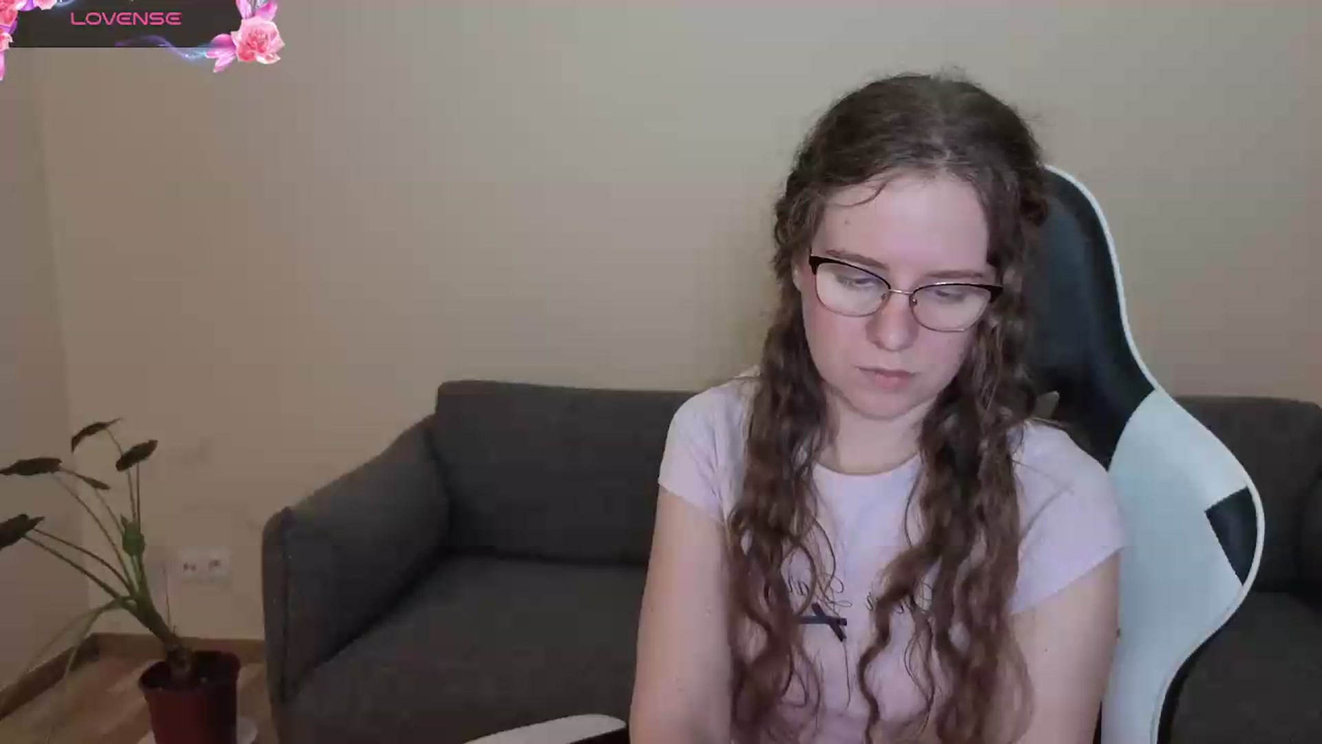 Gallery image thumbnail from BlueFlowerr's myfreecams stream on, 06/06/2026, 17:42 image 19 of 20