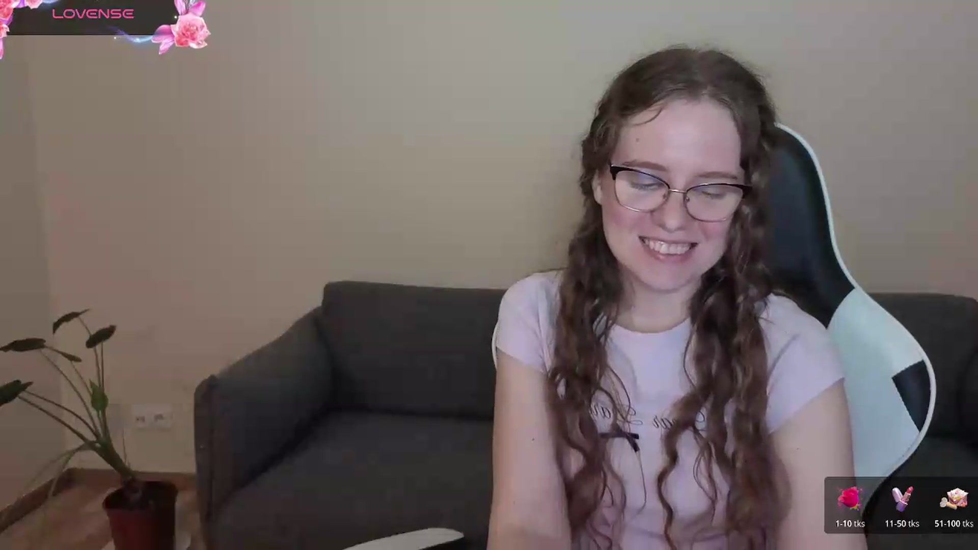 Gallery image thumbnail from BlueFlowerr's myfreecams stream on, 06/06/2026, 17:42 image 14 of 20