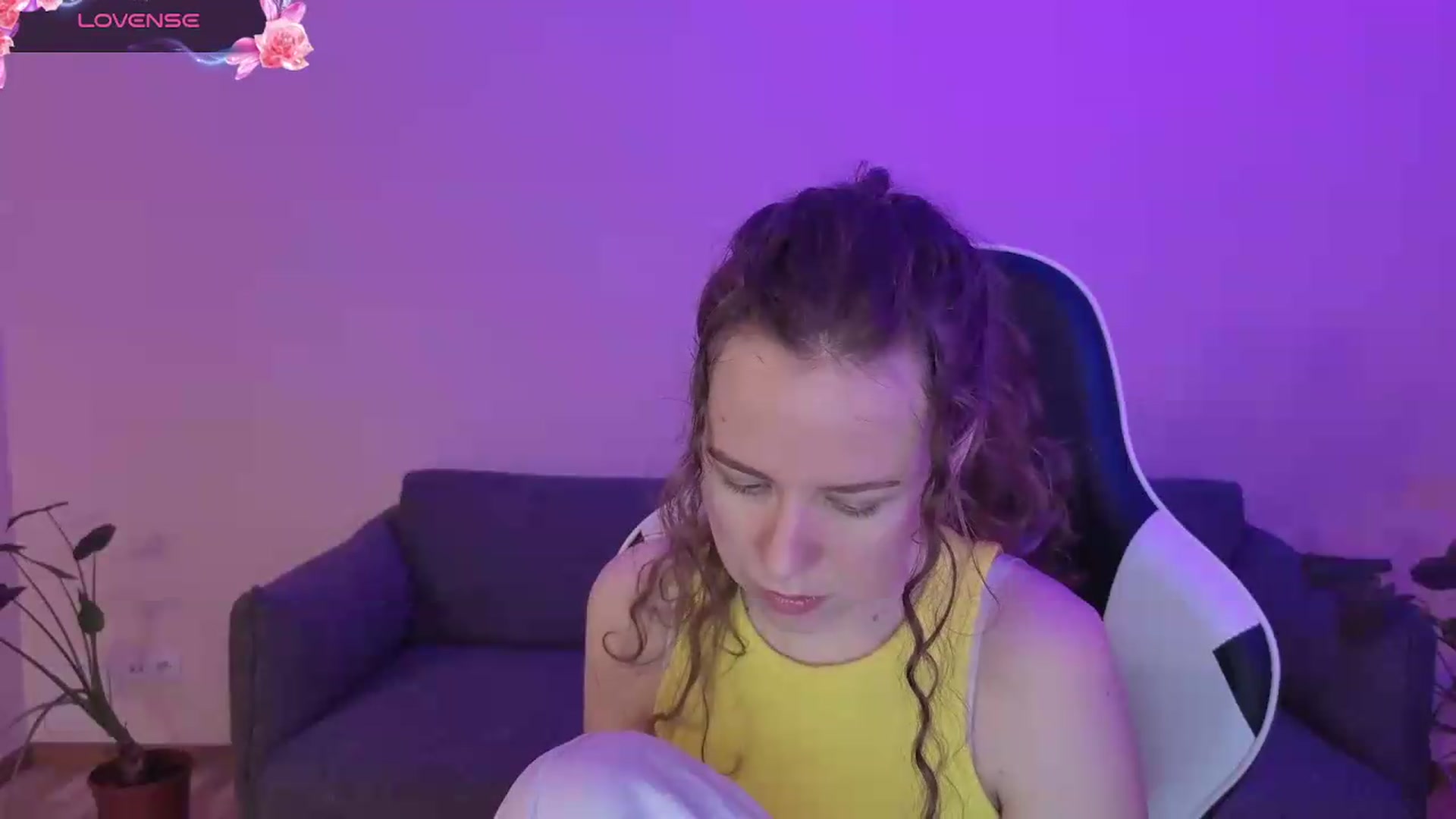 Gallery image thumbnail from BlueFlowerr's myfreecams stream on, 06/08/2026, 17:48 image 4 of 20