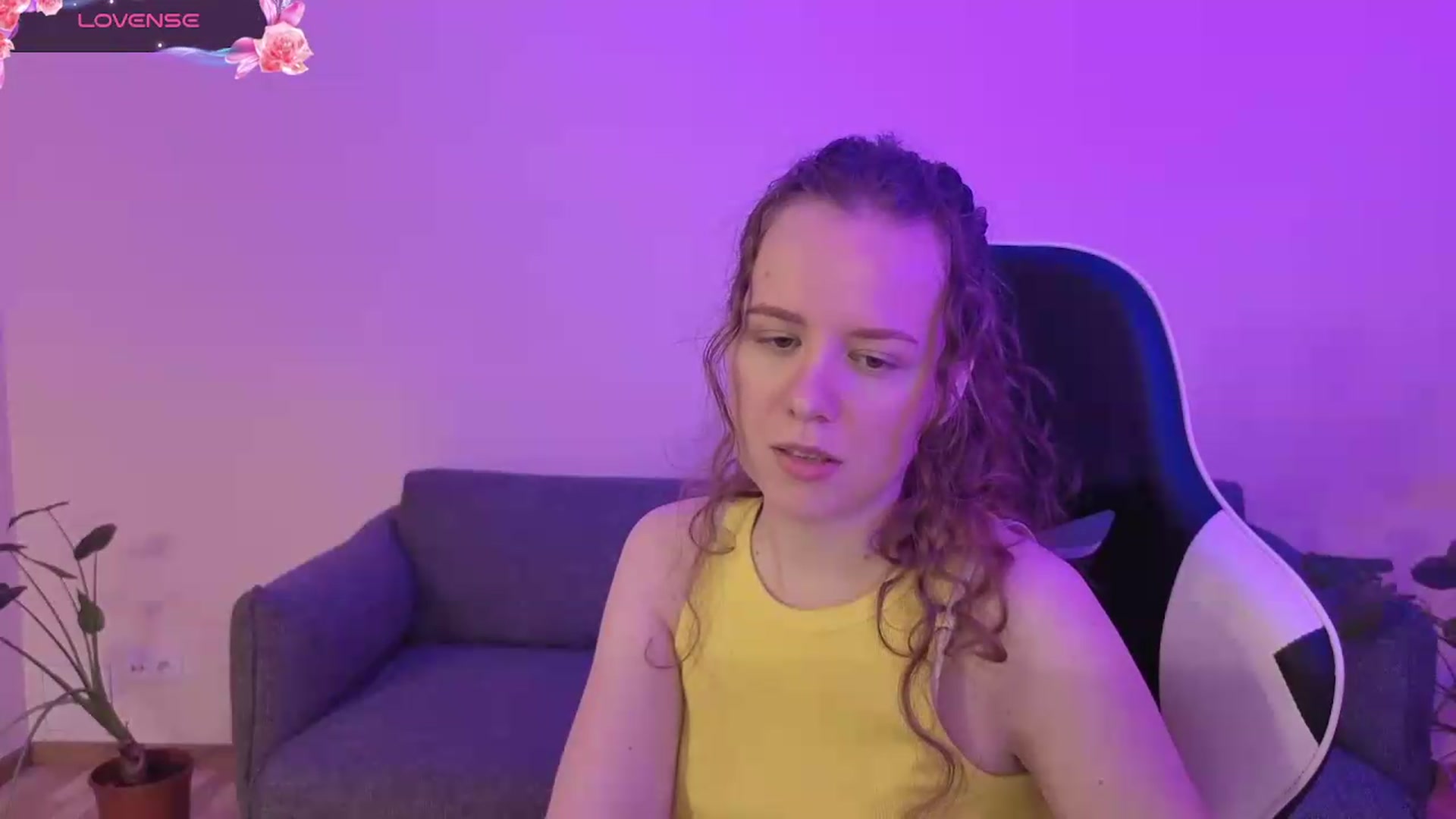 Gallery image thumbnail from BlueFlowerr's myfreecams stream on, 06/08/2026, 17:48 image 15 of 20