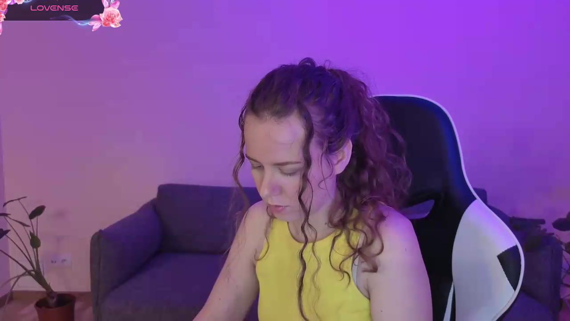 Gallery image thumbnail from BlueFlowerr's myfreecams stream on, 06/08/2026, 17:48 image 19 of 20