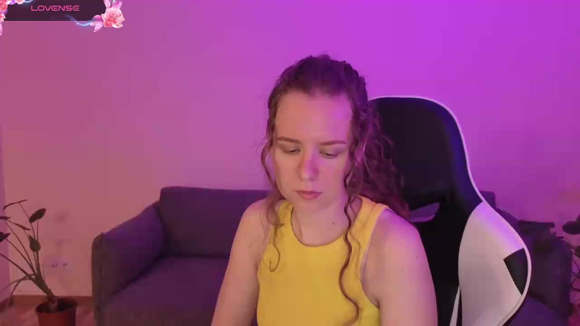 Gallery image thumbnail from BlueFlowerr's myfreecams stream on, 06/08/2026, 19:00 image 4 of 20