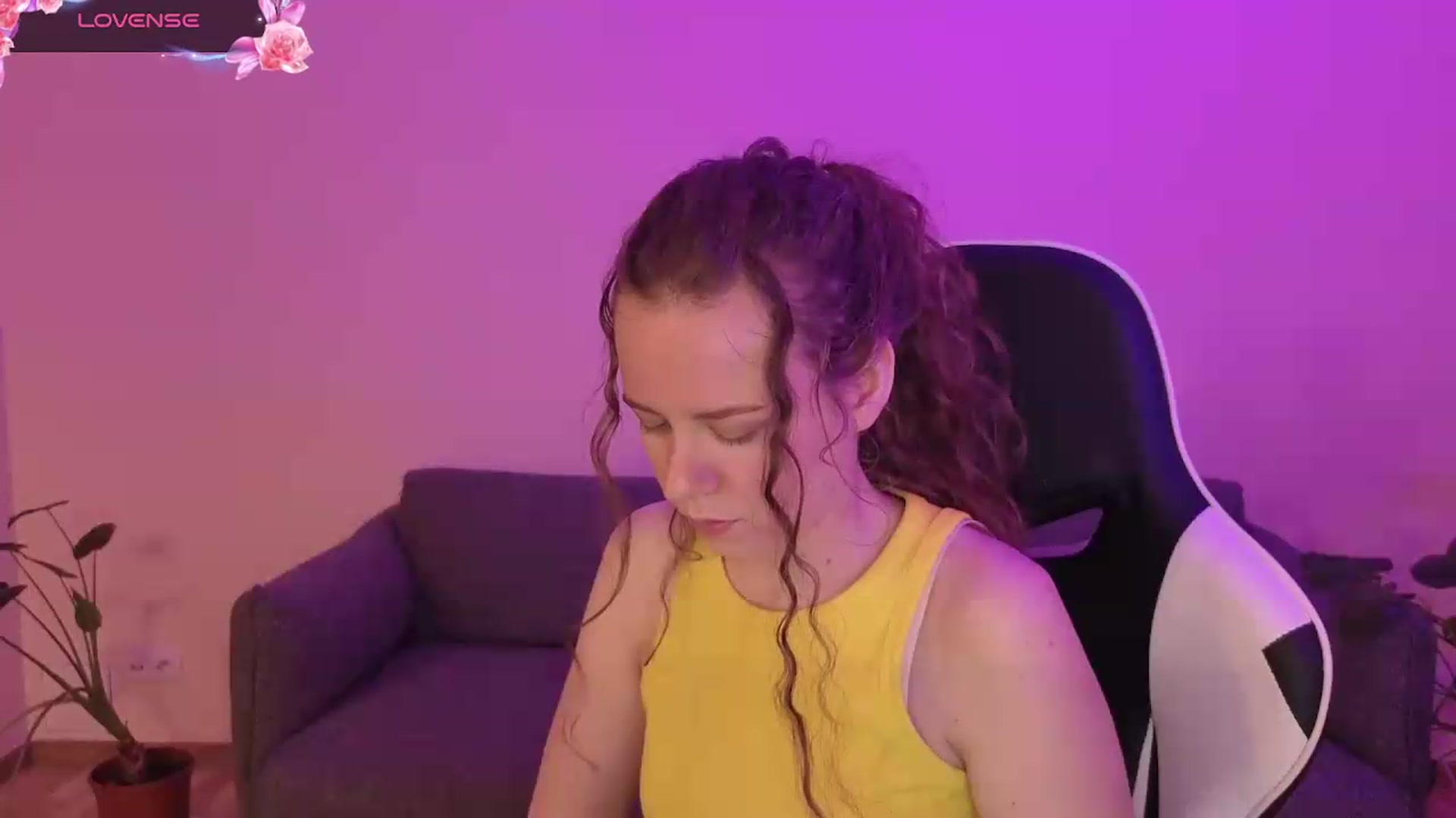 Gallery image thumbnail from BlueFlowerr's myfreecams stream on, 06/08/2026, 19:00 image 6 of 20