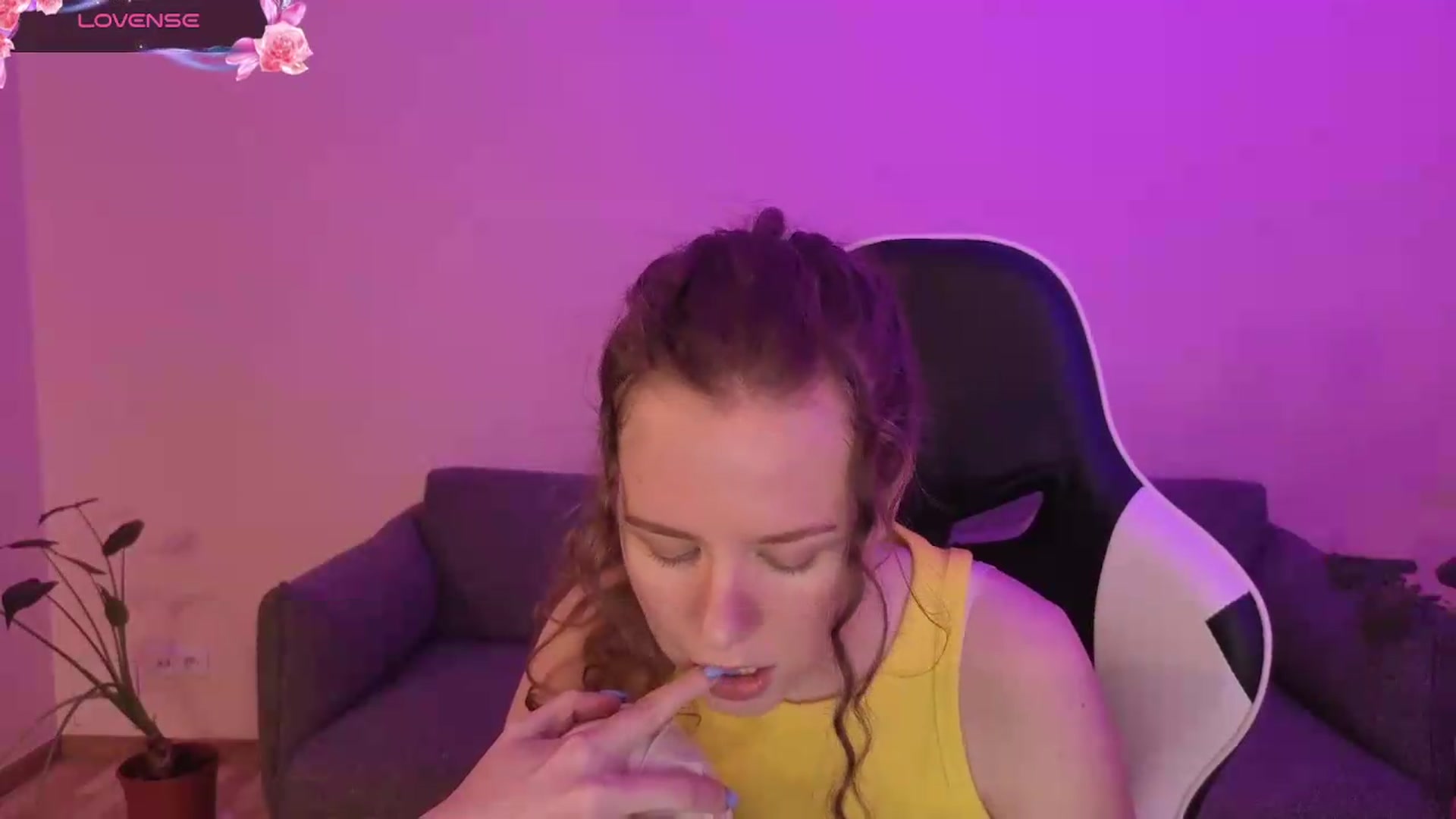 Gallery image thumbnail from BlueFlowerr's myfreecams stream on, 06/08/2026, 19:00 image 16 of 20
