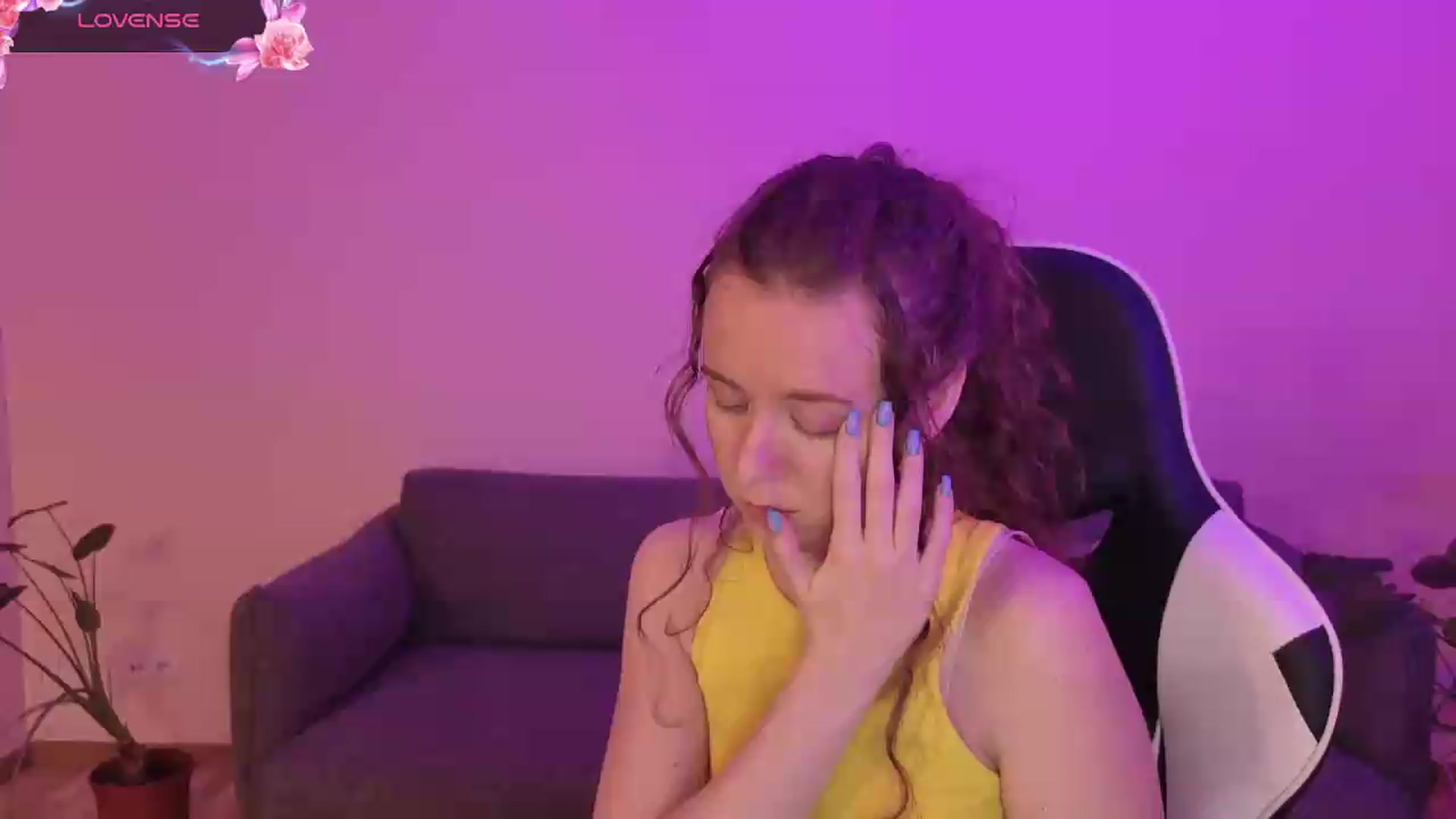 Gallery image thumbnail from BlueFlowerr's myfreecams stream on, 06/08/2026, 19:00 image 12 of 20