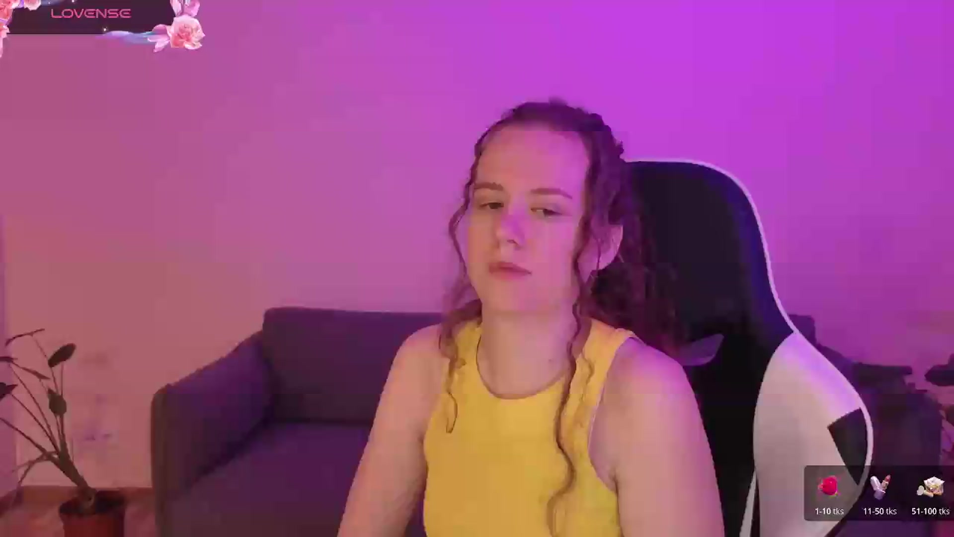 Gallery image thumbnail from BlueFlowerr's myfreecams stream on, 06/08/2026, 19:00 image 3 of 20