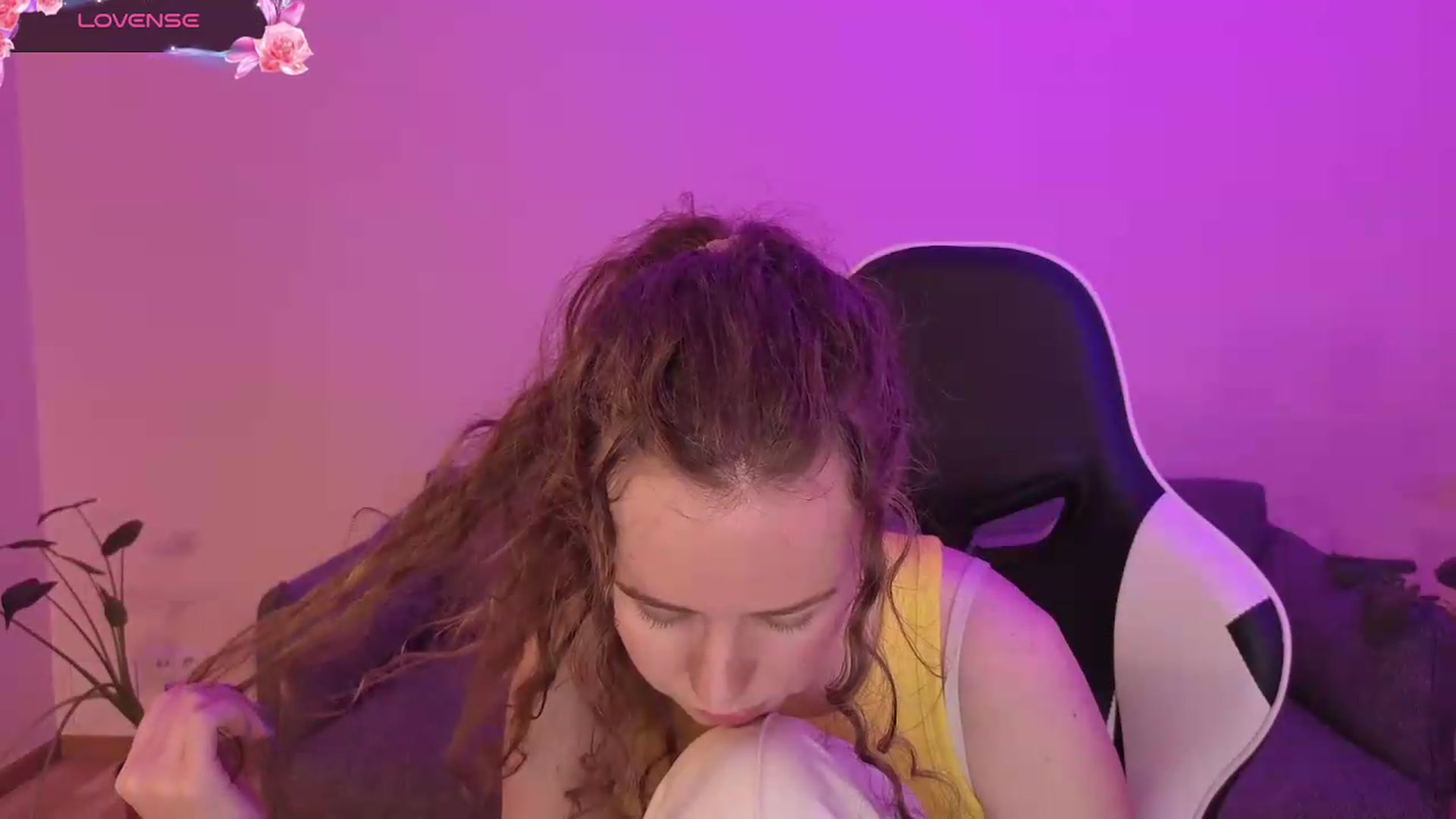 Gallery image thumbnail from BlueFlowerr's myfreecams stream on, 06/08/2026, 19:00 image 20 of 20