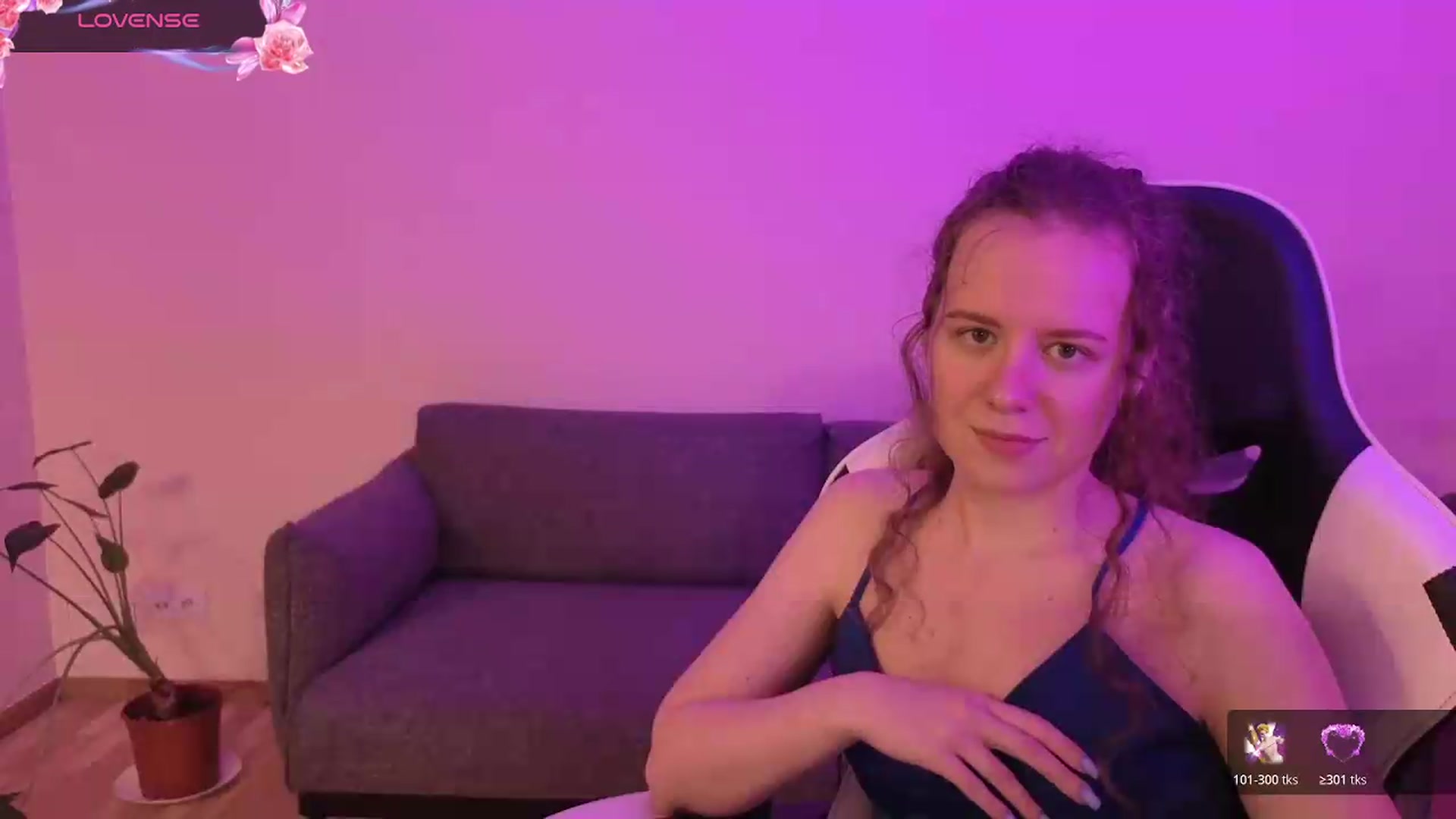 Gallery image thumbnail from BlueFlowerr's myfreecams stream on, 06/08/2026, 22:31 image 18 of 20