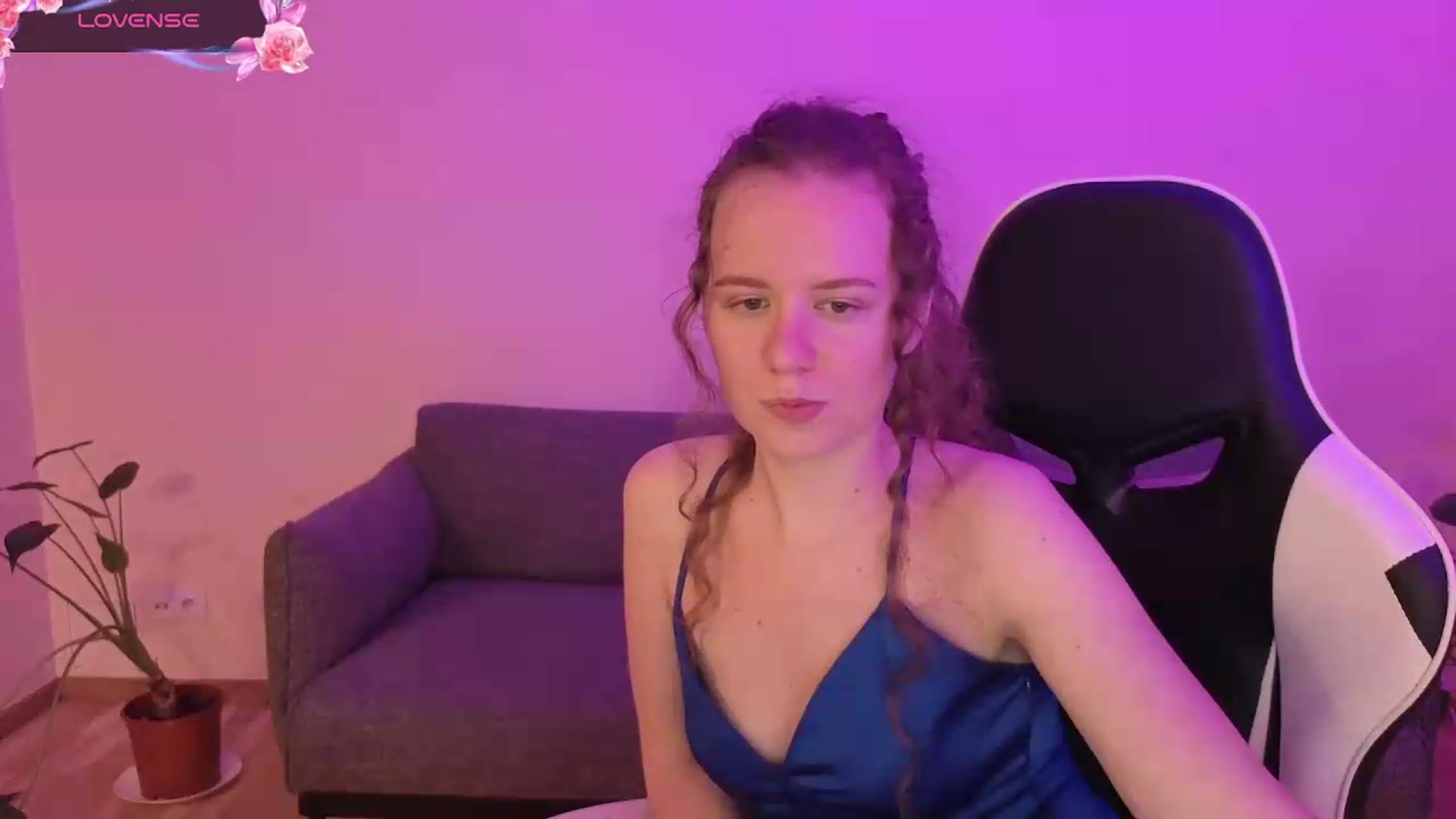 Gallery image thumbnail from BlueFlowerr's myfreecams stream on, 06/08/2026, 22:31 image 17 of 20