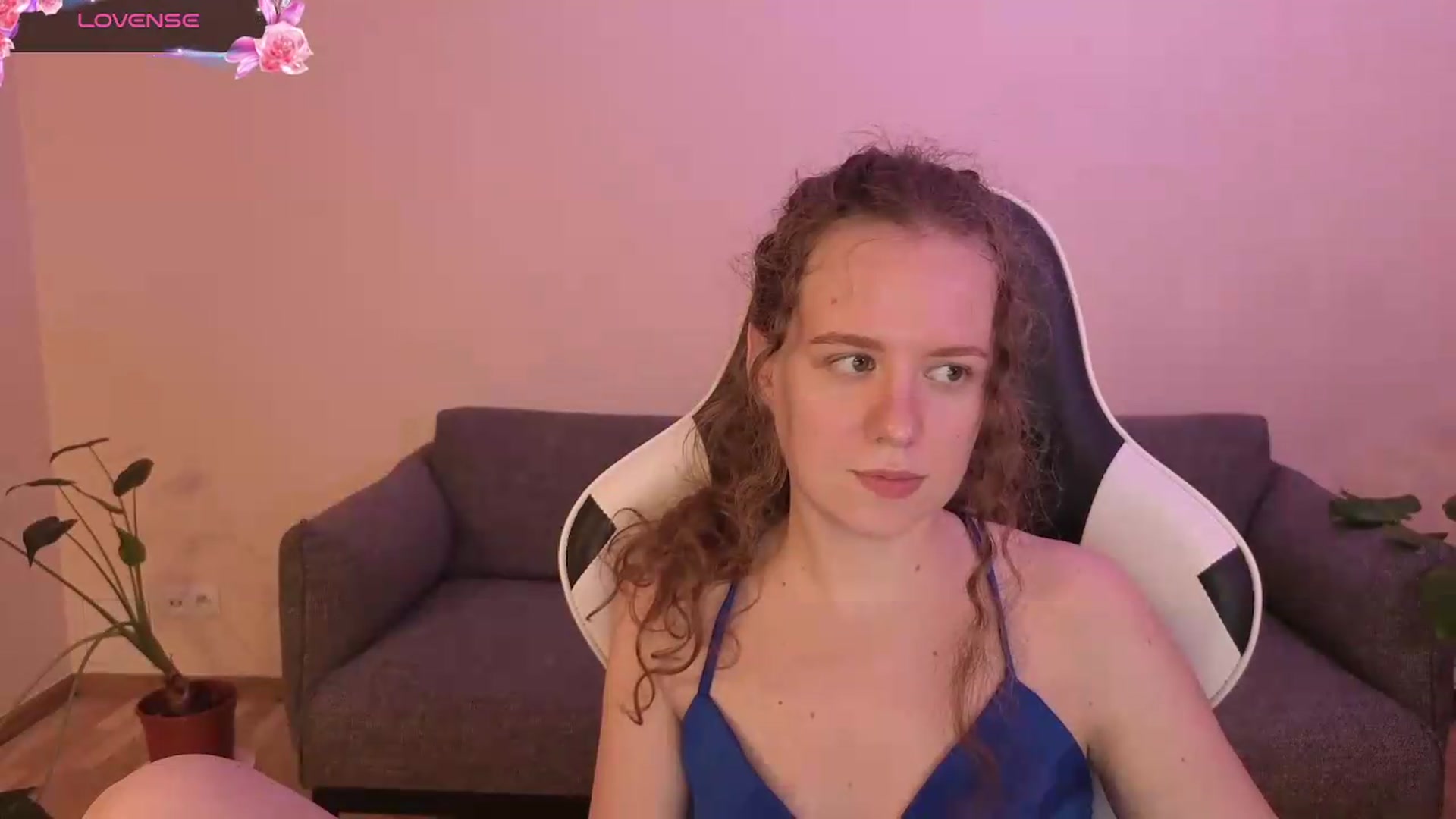 Gallery image thumbnail from BlueFlowerr's myfreecams stream on, 06/09/2026, 01:19 image 19 of 20