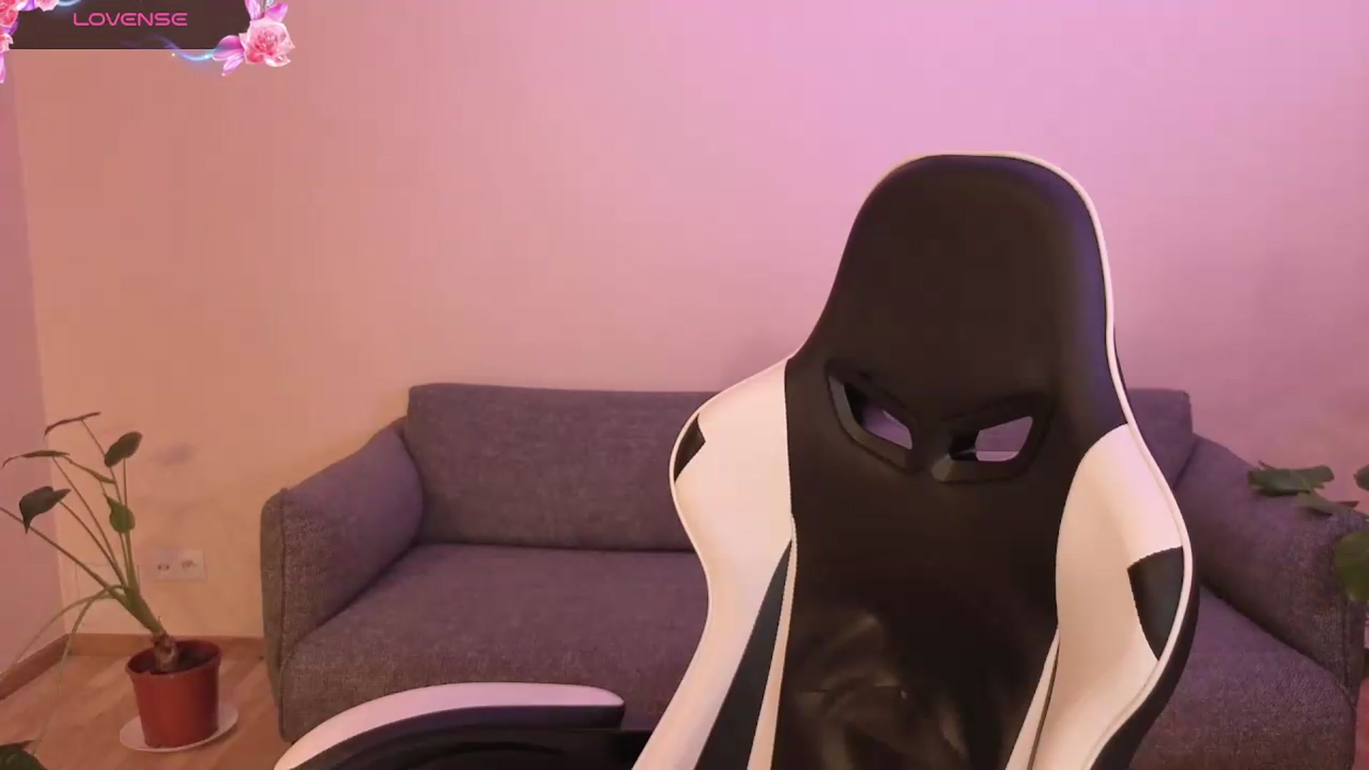 Gallery image thumbnail from BlueFlowerr's myfreecams stream on, 06/09/2026, 01:19 image 10 of 20