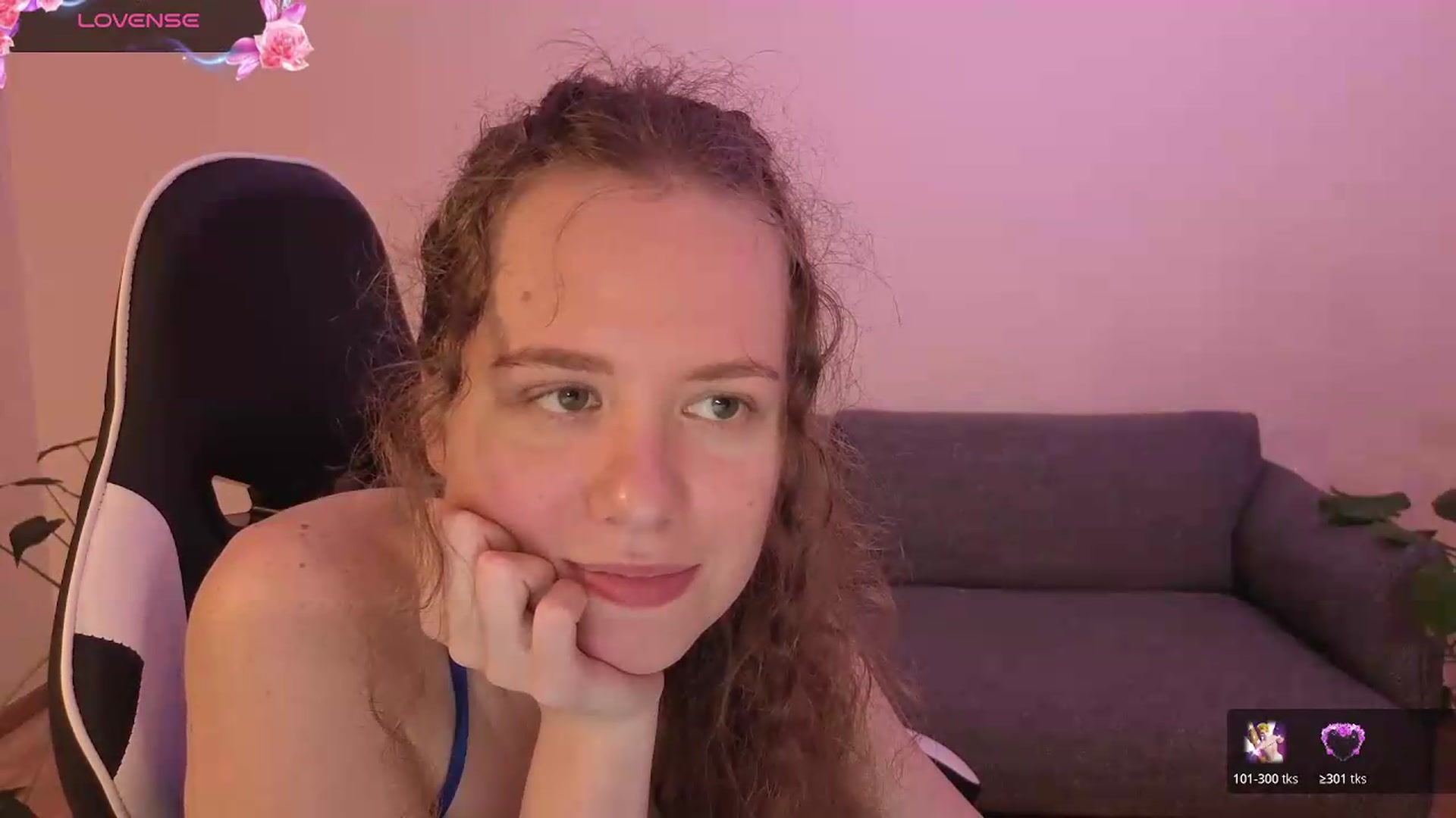 Gallery image thumbnail from BlueFlowerr's myfreecams stream on, 06/09/2026, 01:19 image 6 of 20
