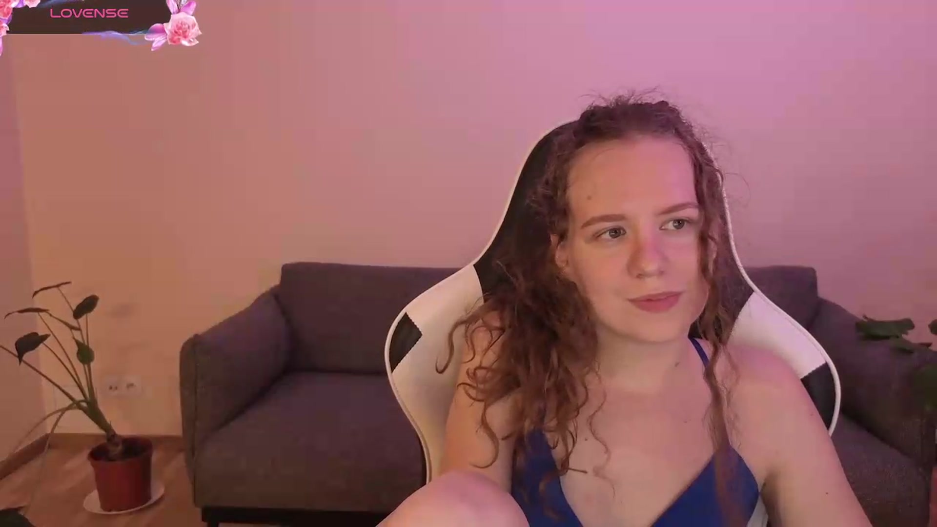 Gallery image thumbnail from BlueFlowerr's myfreecams stream on, 06/09/2026, 01:19 image 18 of 20