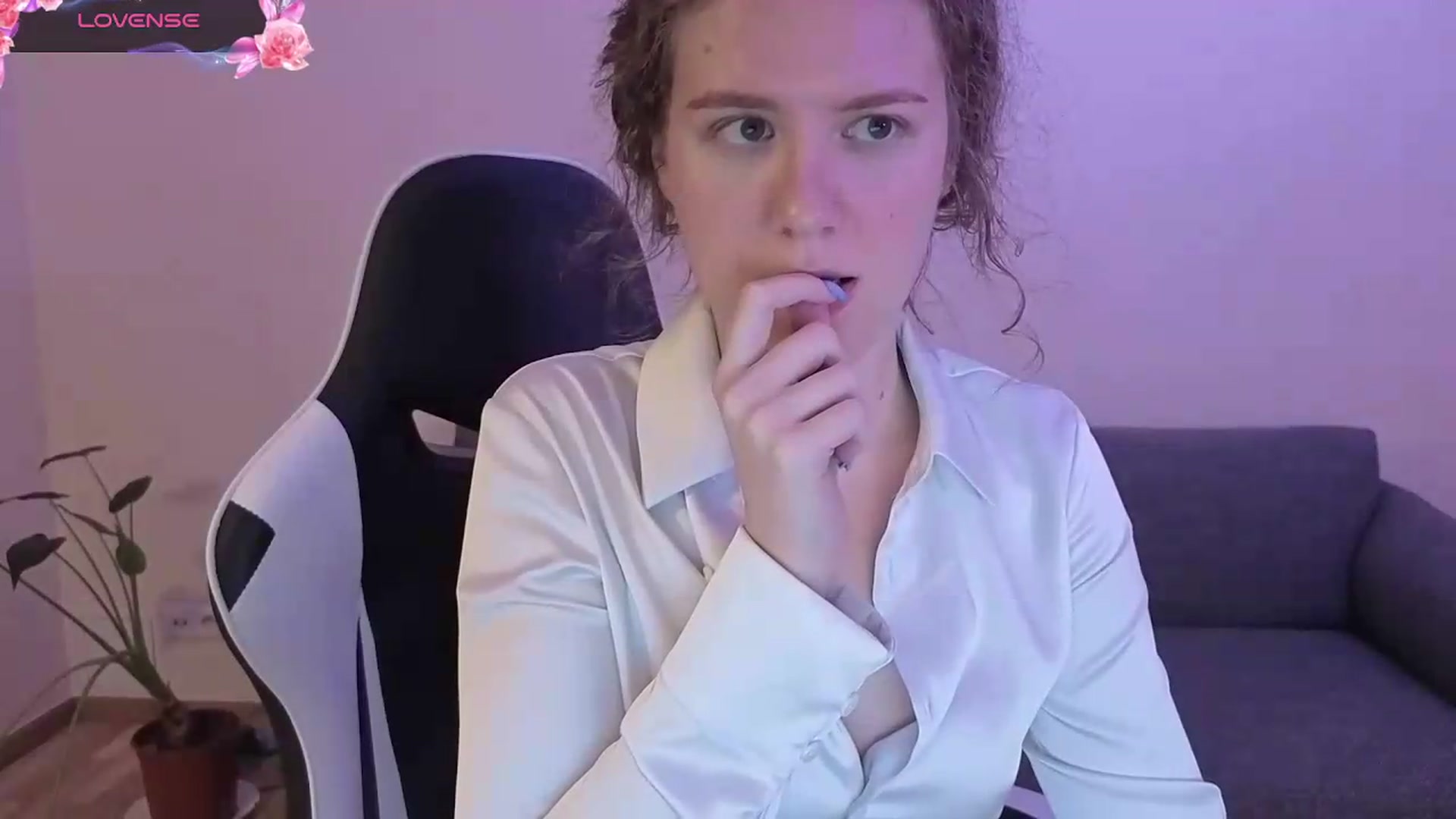 Gallery image thumbnail from BlueFlowerr's myfreecams stream on, 06/09/2026, 19:40 image 11 of 20