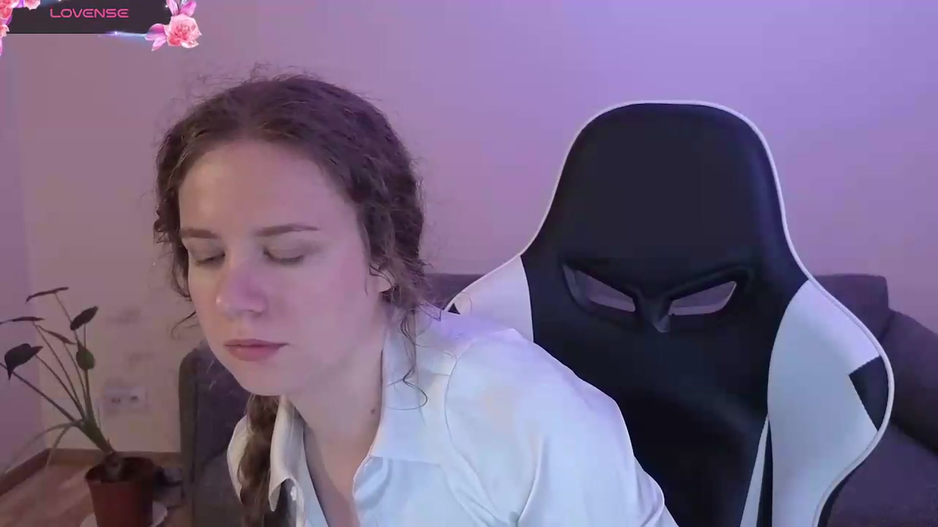 Gallery image thumbnail from BlueFlowerr's myfreecams stream on, 06/09/2026, 19:40 image 7 of 20