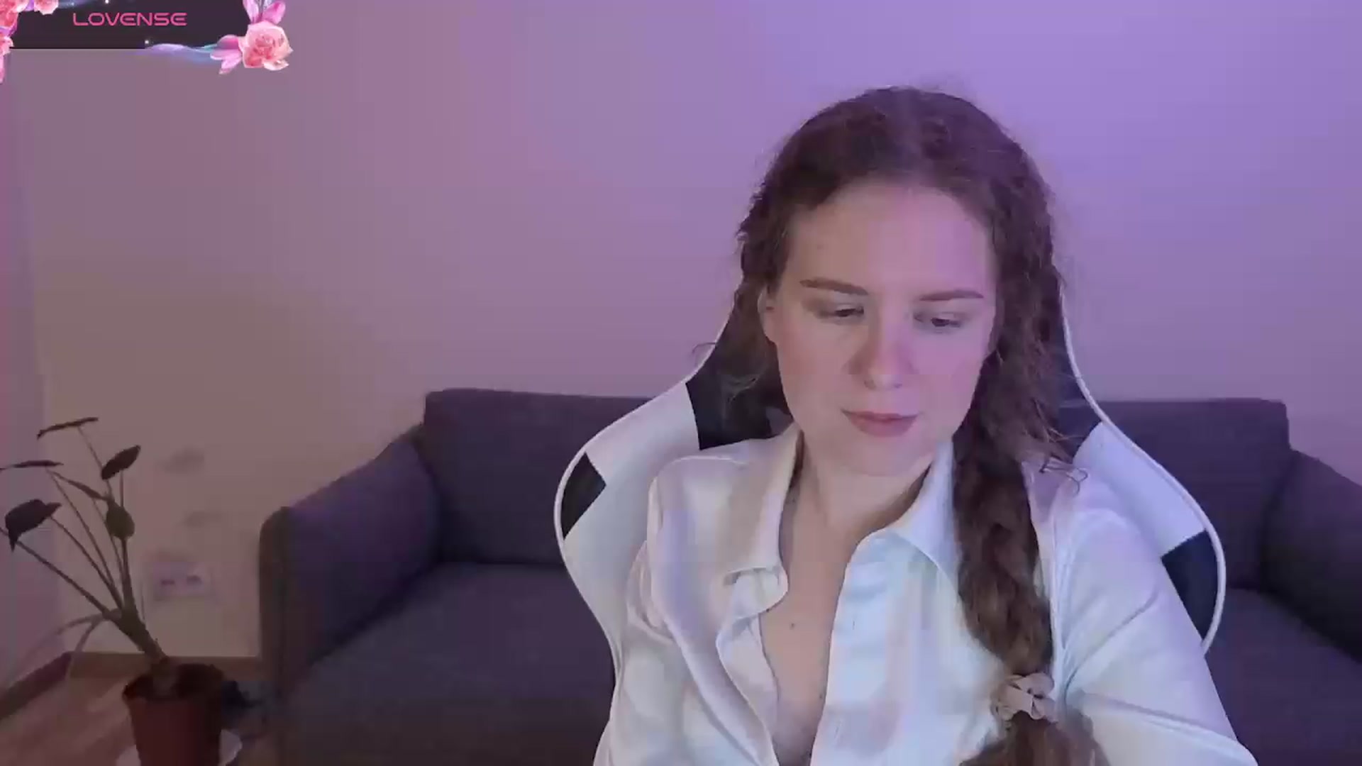 Gallery image thumbnail from BlueFlowerr's myfreecams stream on, 06/09/2026, 19:40 image 15 of 20