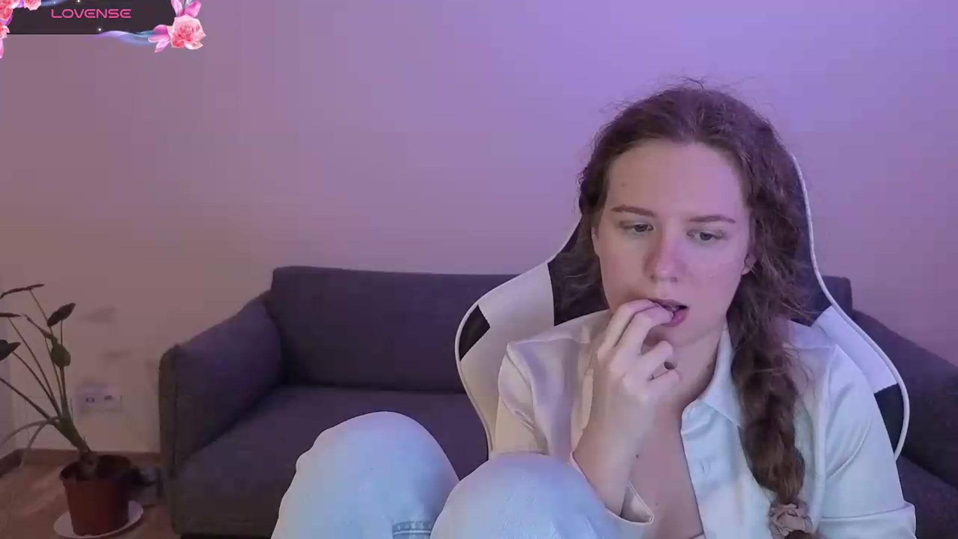 Gallery image thumbnail from BlueFlowerr's myfreecams stream on, 06/09/2026, 21:58 image 14 of 20
