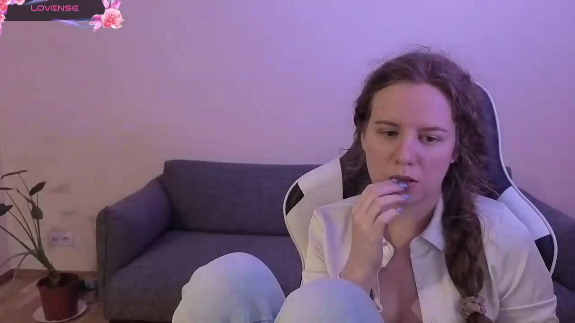 Gallery image thumbnail from BlueFlowerr's myfreecams stream on, 06/09/2026, 21:58 image 17 of 20