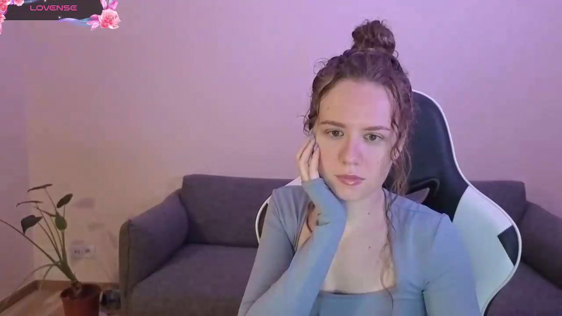 Gallery image thumbnail from BlueFlowerr's myfreecams stream on, 06/10/2026, 18:17 image 20 of 20