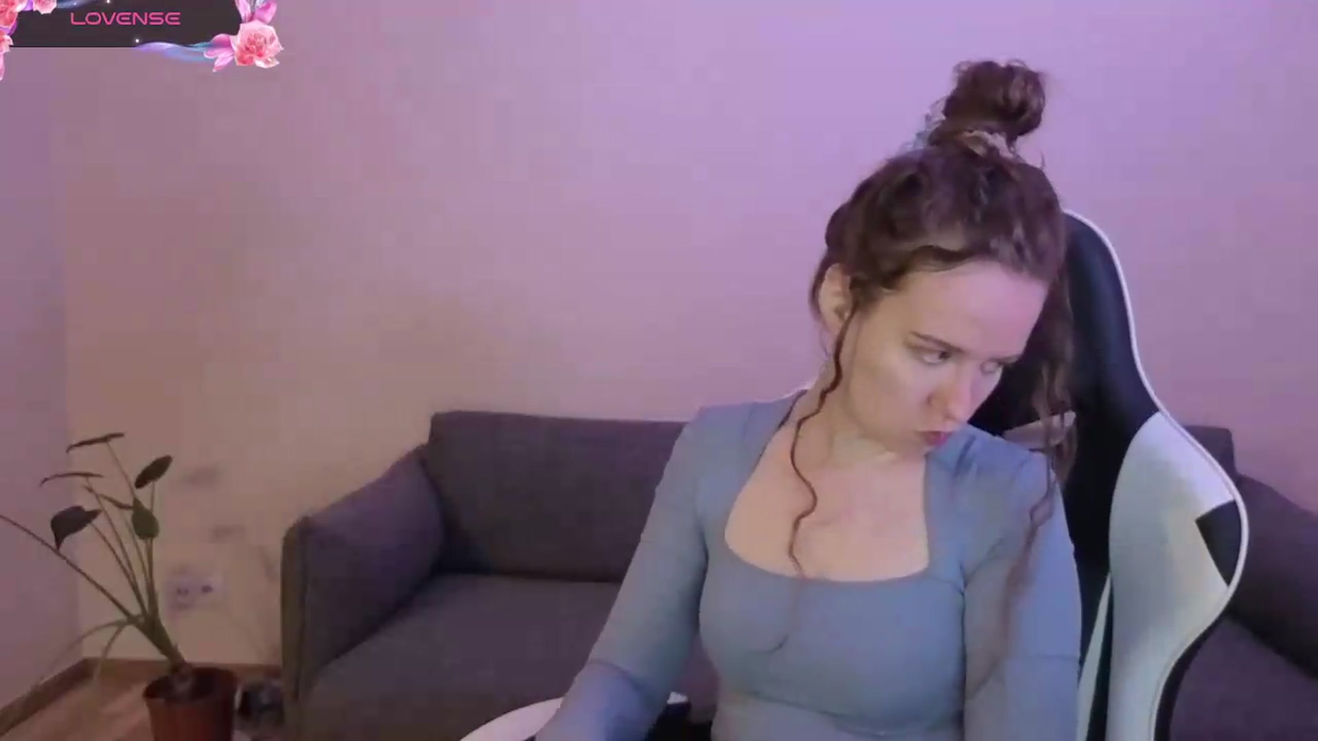Gallery image thumbnail from BlueFlowerr's myfreecams stream on, 06/10/2026, 18:17 image 5 of 20