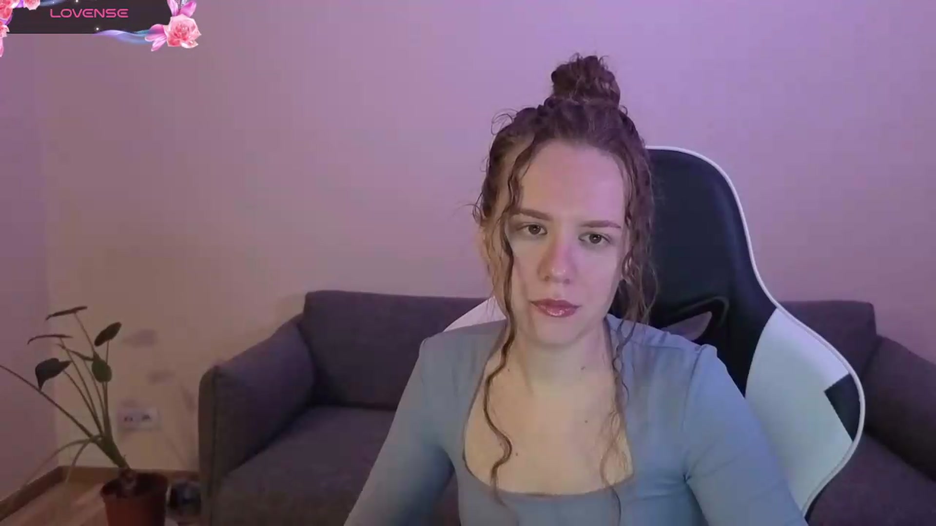 Gallery image thumbnail from BlueFlowerr's myfreecams stream on, 06/10/2026, 18:17 image 17 of 20
