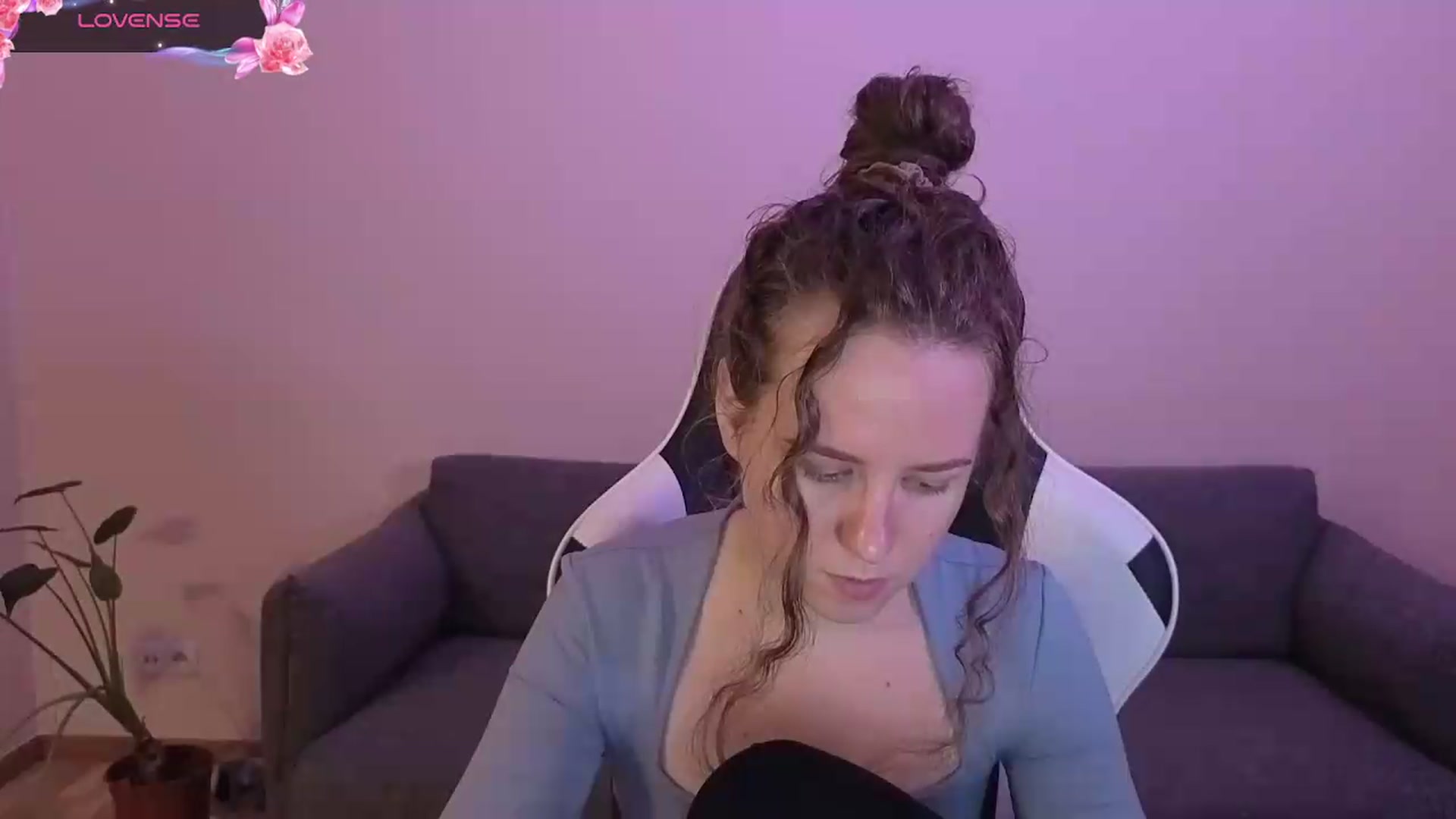 Gallery image thumbnail from BlueFlowerr's myfreecams stream on, 06/10/2026, 20:51 image 18 of 20