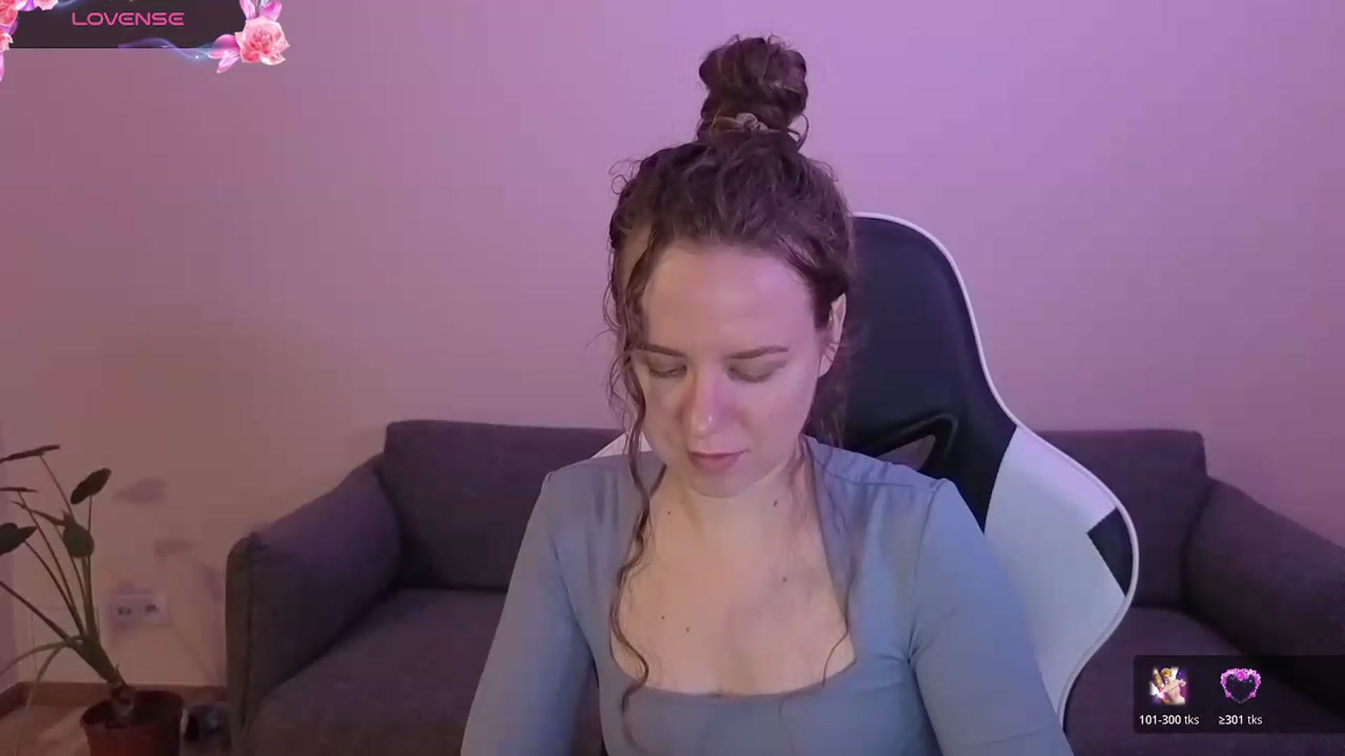 Gallery image thumbnail from BlueFlowerr's myfreecams stream on, 06/10/2026, 20:51 image 9 of 20