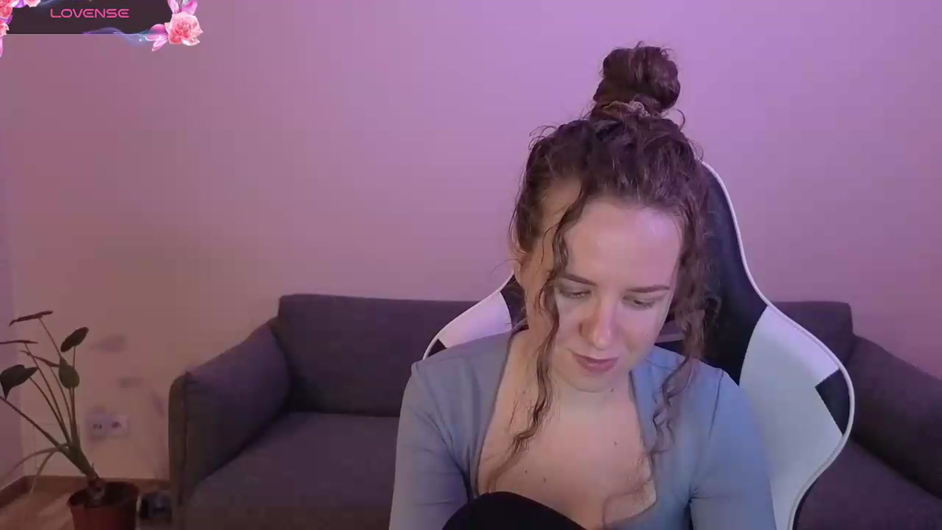 Gallery image thumbnail from BlueFlowerr's myfreecams stream on, 06/10/2026, 20:51 image 19 of 20