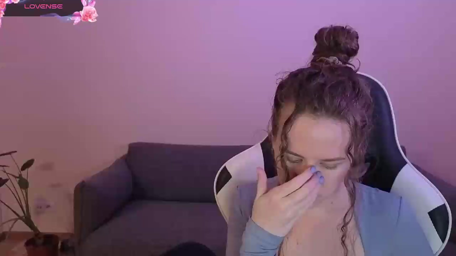 Gallery image thumbnail from BlueFlowerr's myfreecams stream on, 06/10/2026, 20:51 image 5 of 20