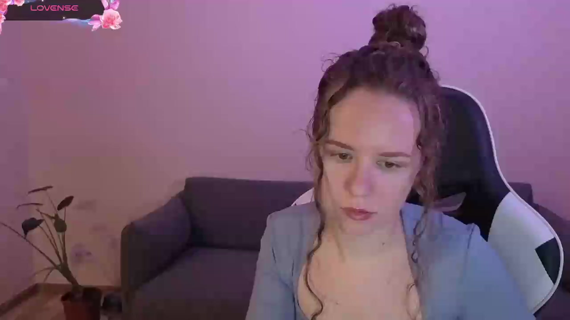Gallery image thumbnail from BlueFlowerr's myfreecams stream on, 06/10/2026, 20:51 image 4 of 20