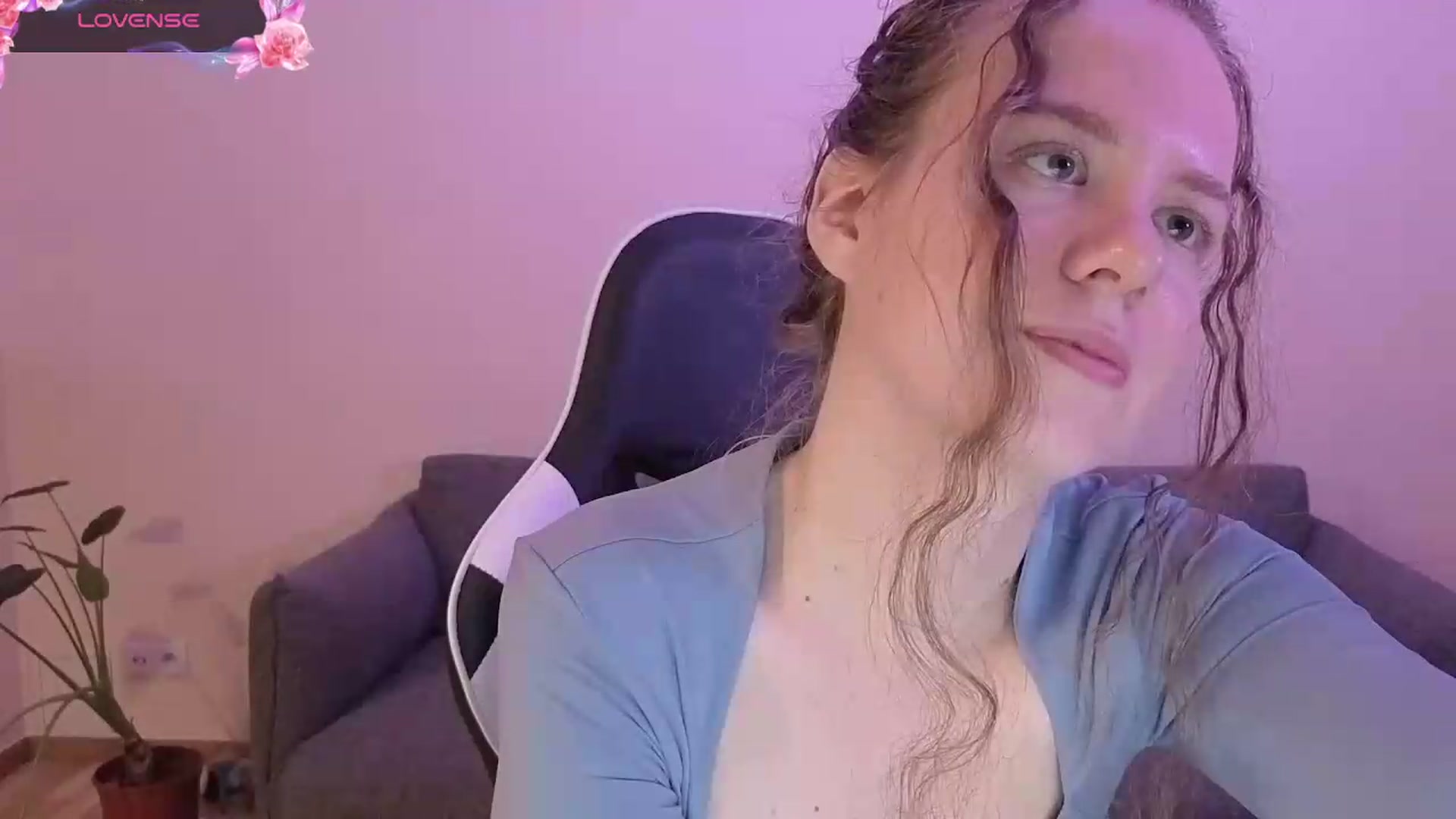 Gallery image thumbnail from BlueFlowerr's myfreecams stream on, 06/10/2026, 20:51 image 17 of 20